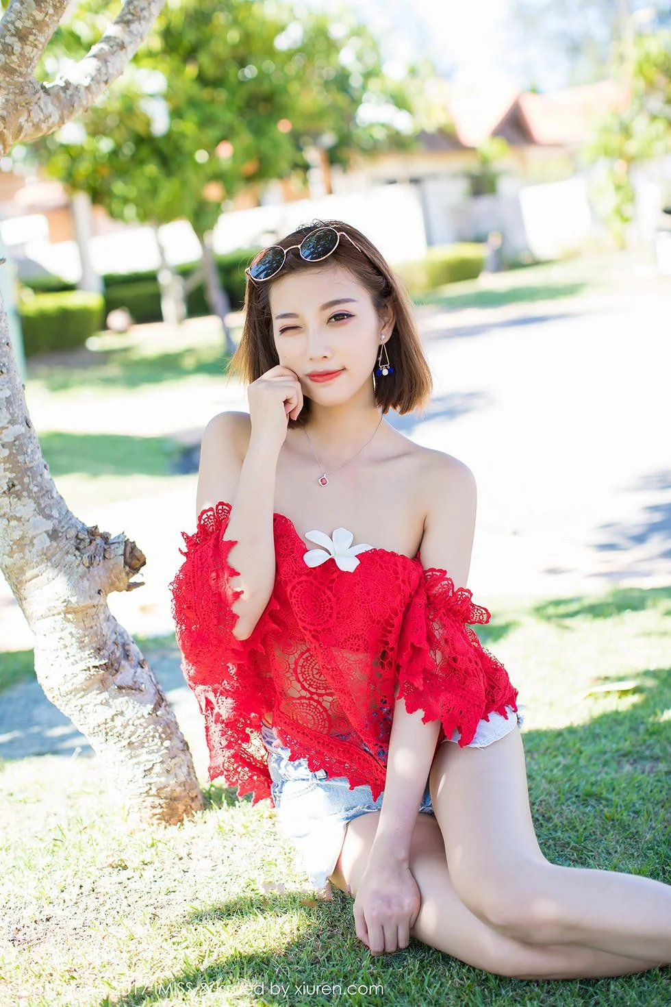 甜美杨晨晨sugar沙巴旅拍红色球服海边沙滩性感写真 第 83 张