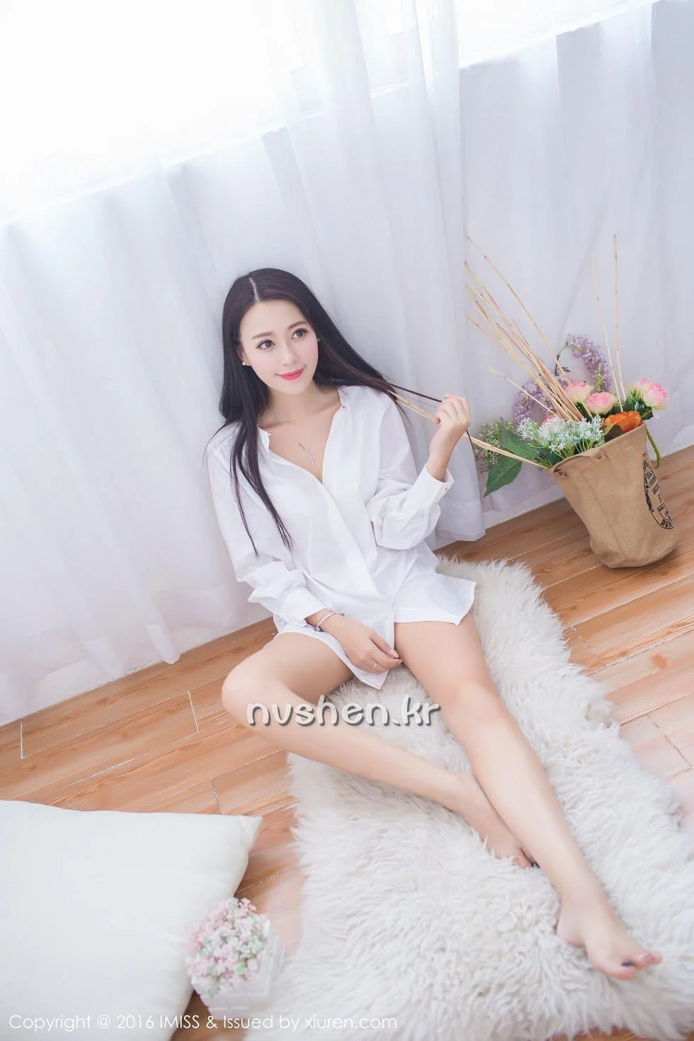 气质美女王曼妮好Q性感内衣秀白嫩肌肤纯白绝美写真 第 16 张