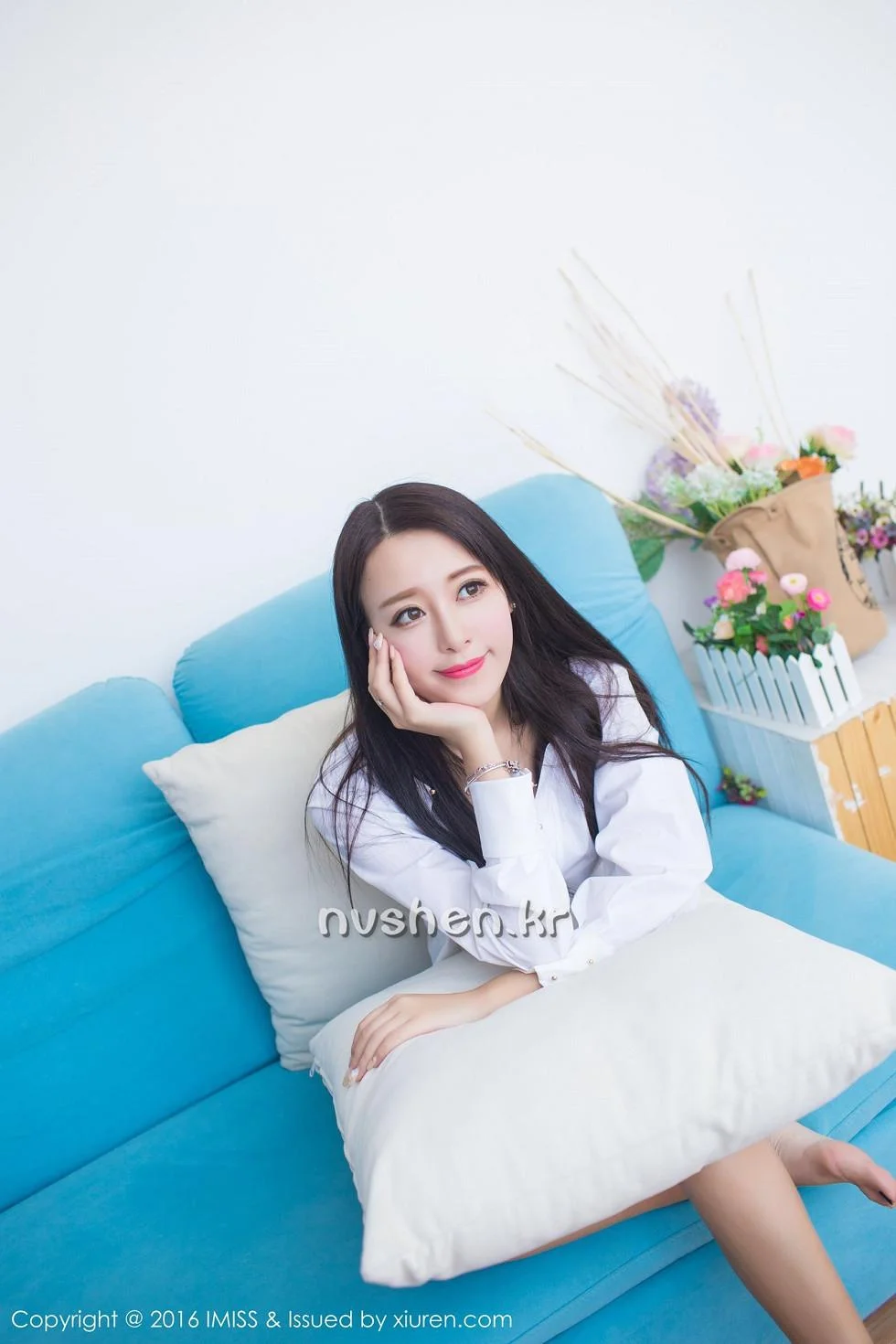 气质美女王曼妮好Q性感内衣秀白嫩肌肤纯白绝美写真 第 4 张