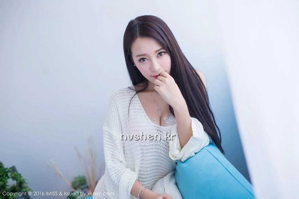 气质美女王曼妮好Q性感内衣秀白嫩肌肤纯白绝美写真 第 40 张