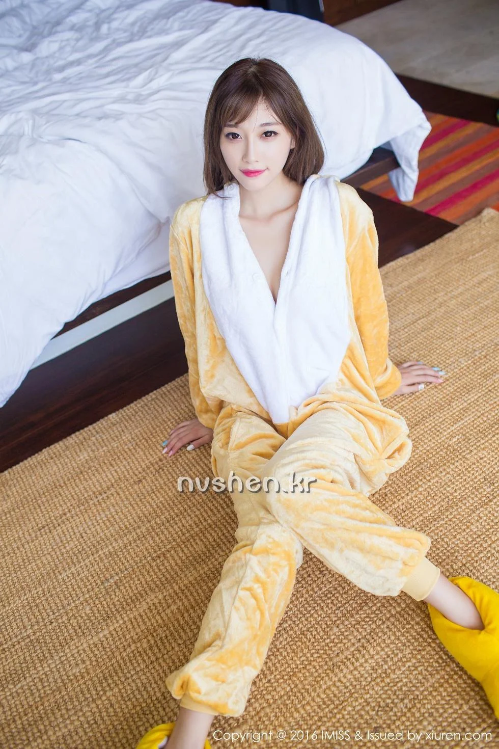 Sugar小甜心CC苏梅岛旅拍美女扮野兽性感黑丝写真 第 13 张