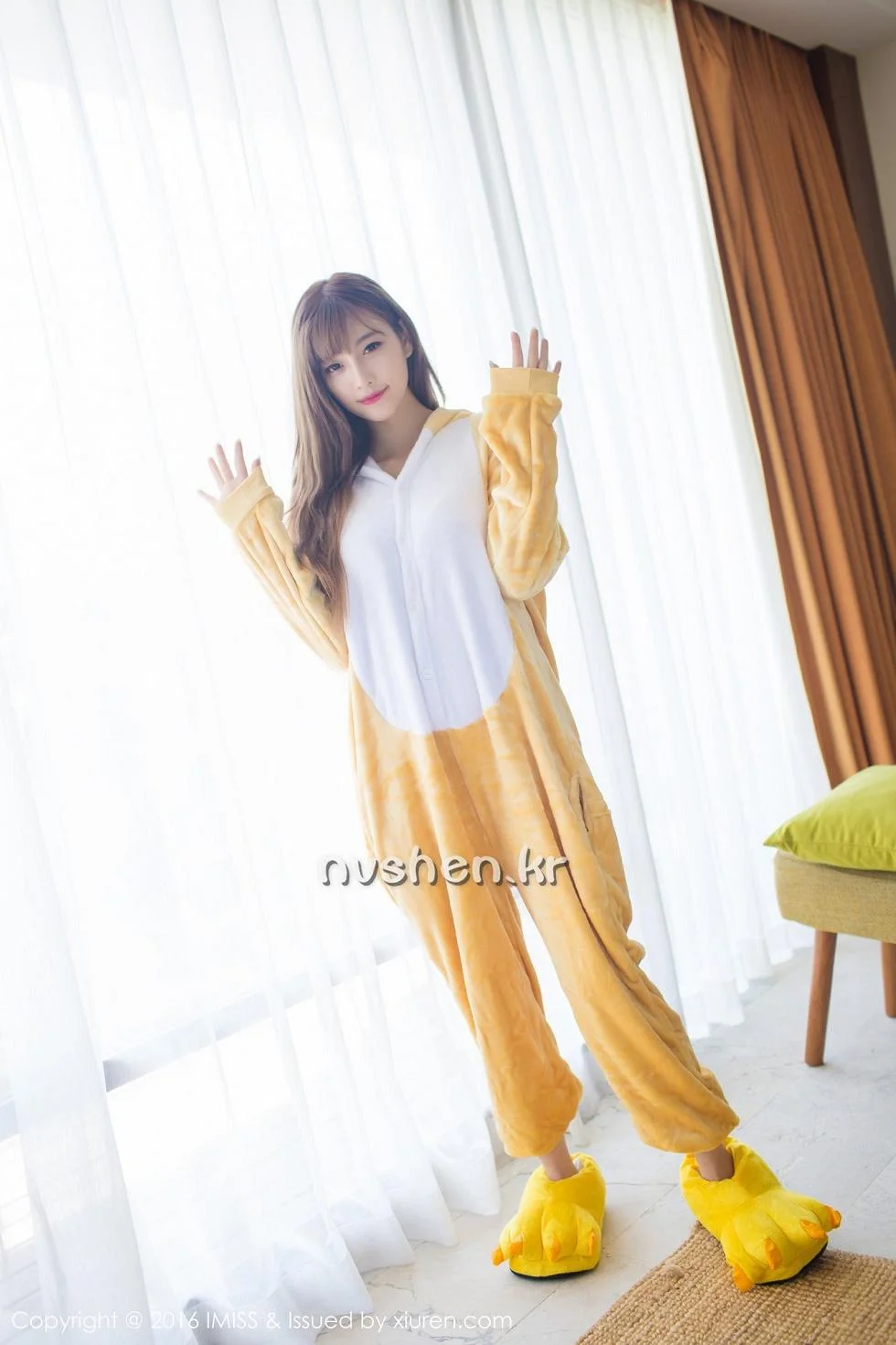 Sugar小甜心CC苏梅岛旅拍美女扮野兽性感黑丝写真 第 2 张