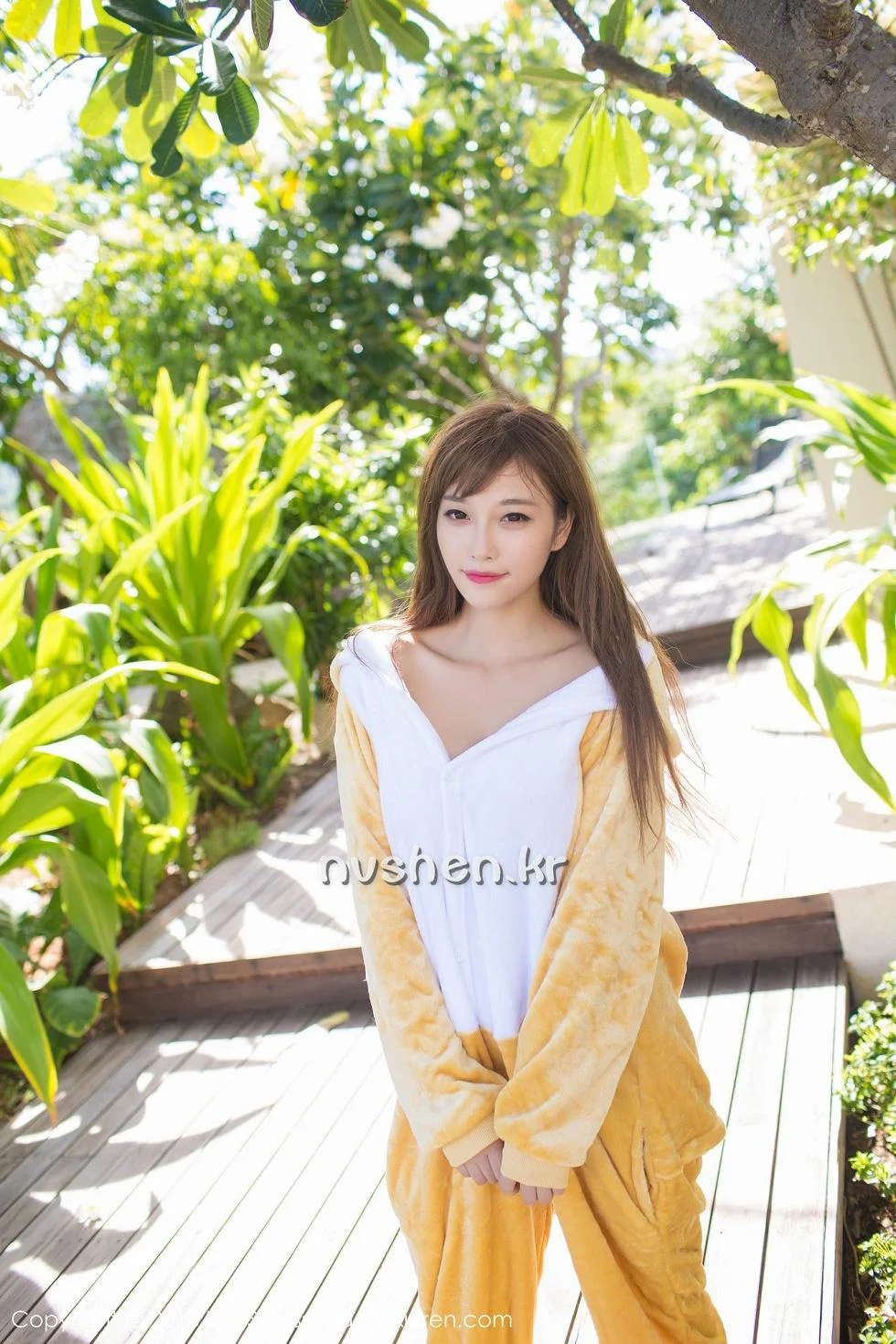 Sugar小甜心CC苏梅岛旅拍美女扮野兽性感黑丝写真 第 27 张