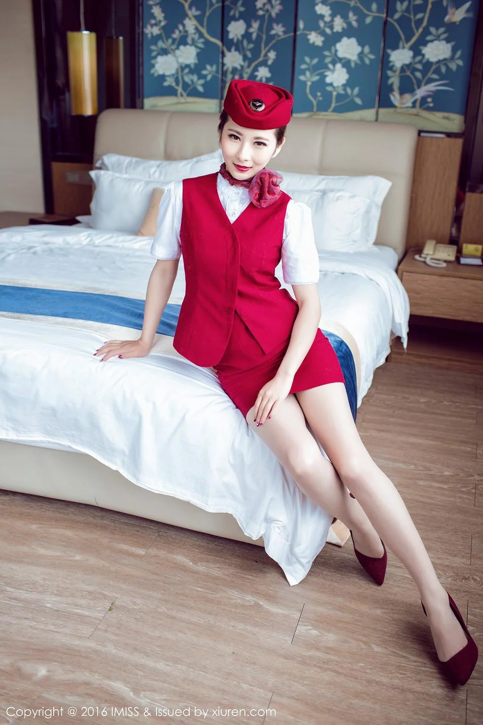 莉莉Lily红色空姐制服肉丝美腿性感翘臀绝美写真 第 18 张