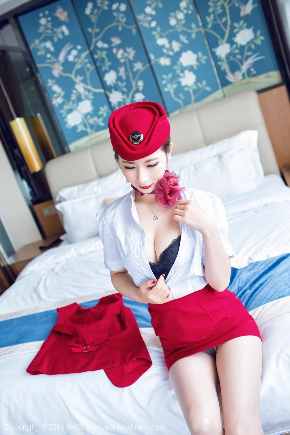 莉莉Lily红色空姐制服肉丝美腿性感翘臀绝美写真 第 34 张