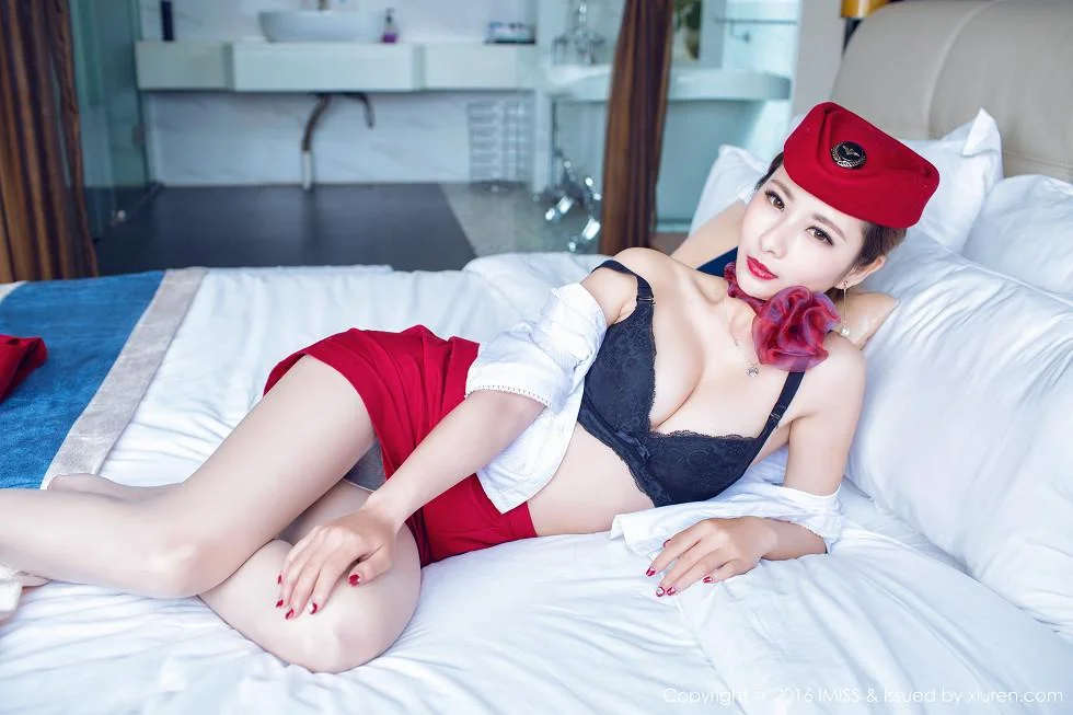 莉莉Lily红色空姐制服肉丝美腿性感翘臀绝美写真 第 51 张