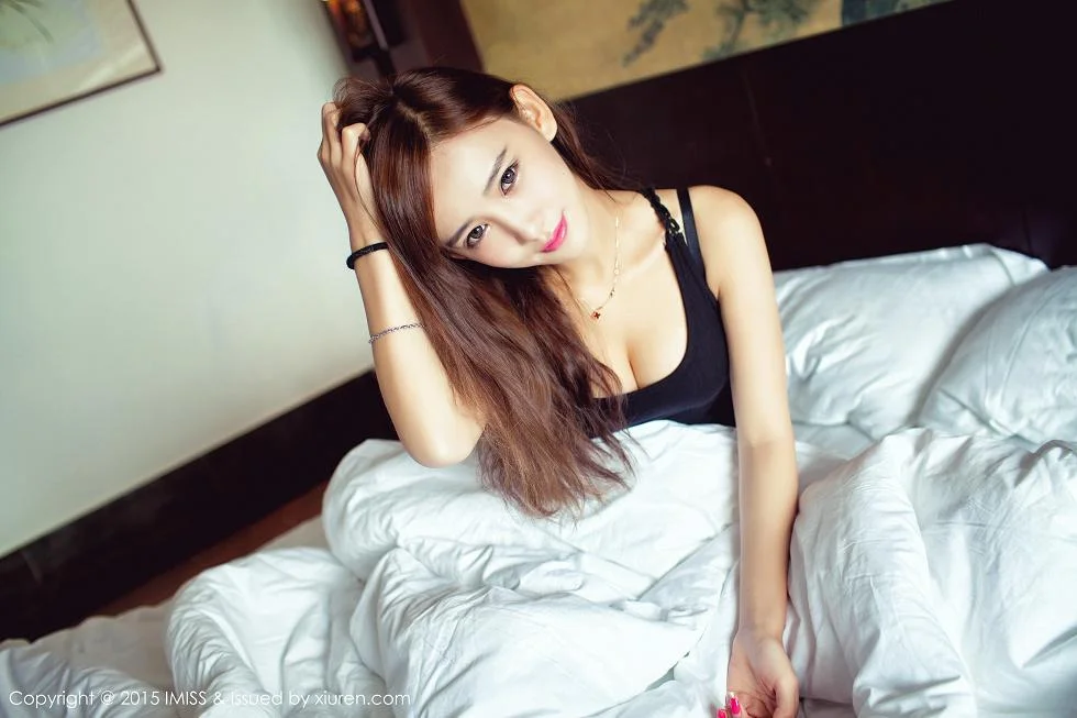 李玉洁Daisy大别山薄刀峰旅拍完美身材性感写真 第 13 张