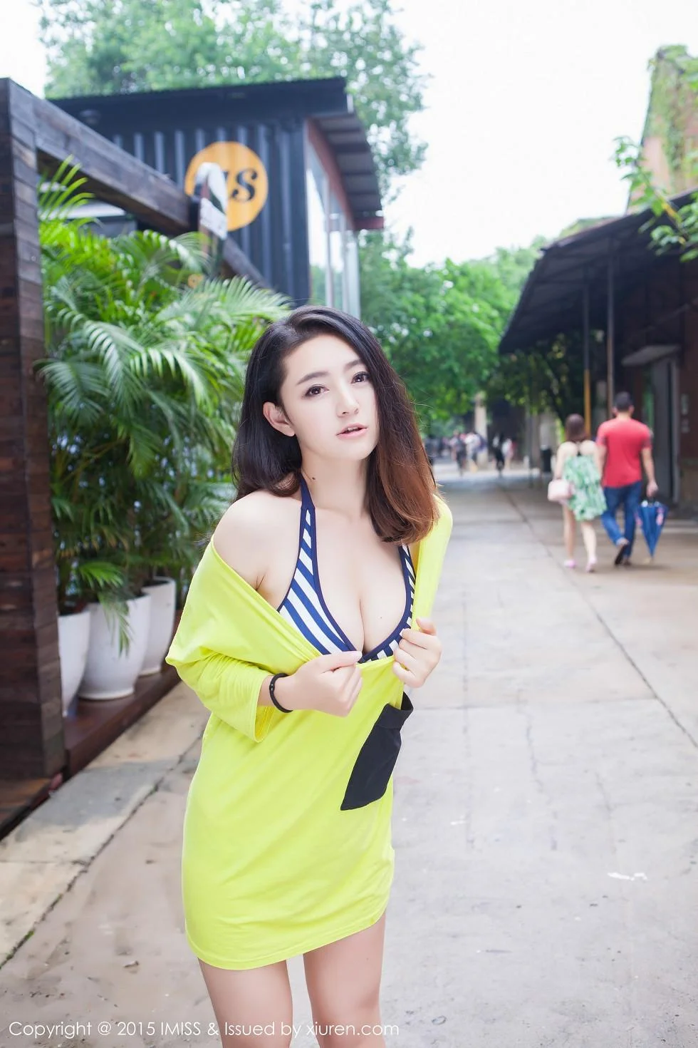 夏茉GIGI清凉比基尼街拍性感豪乳绝美写真 第 64 张