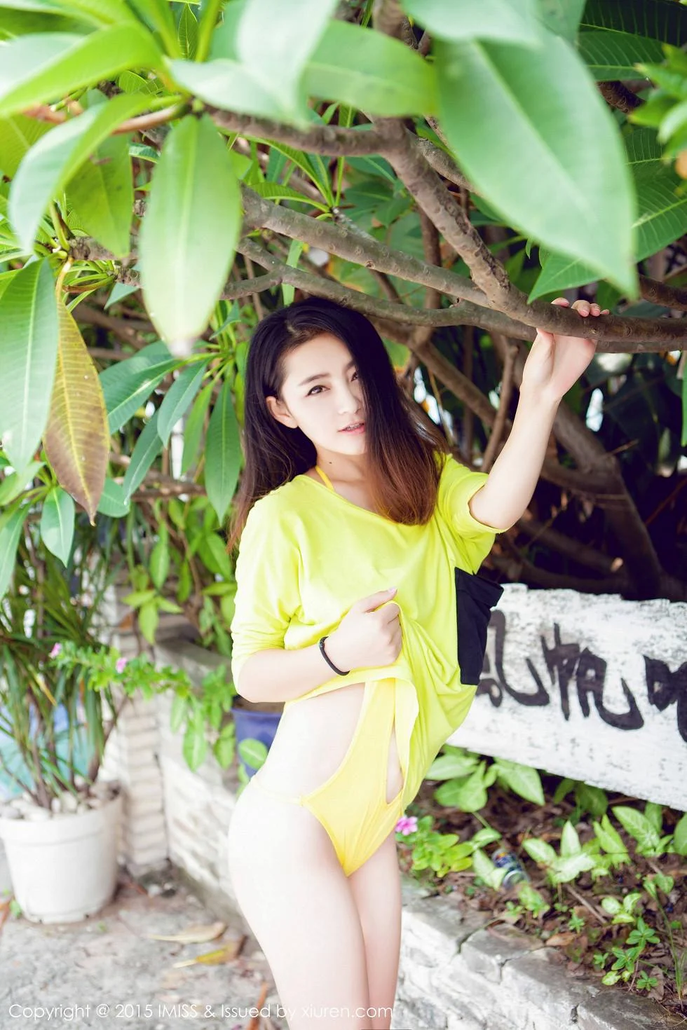 夏茉GIGI黄色连体泳装木瓜奶极致绝美写真 第 2 张