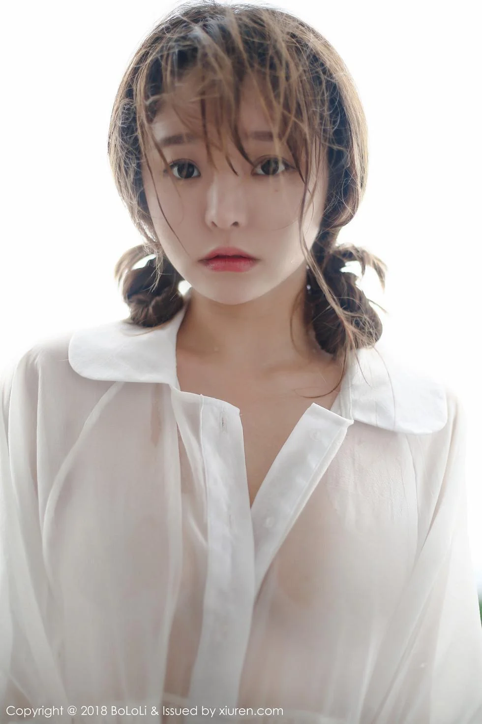 柳侑绮Sevenbaby夏日海边性感白色连身裙湿身绝美写真 第 81 张