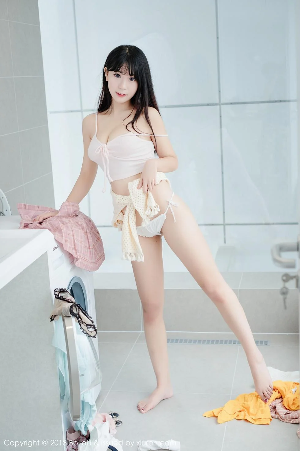 美女主播猫九酱Sakura粉色吊带内衣+三点式内衣私房绝美写真 第 41 张