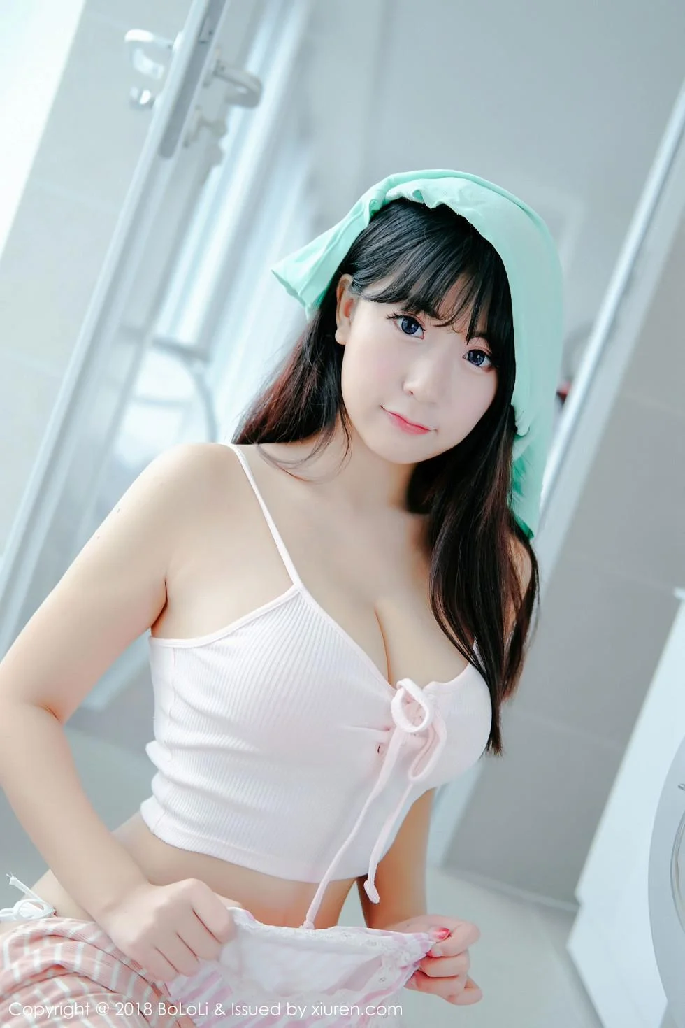 美女主播猫九酱Sakura粉色吊带内衣+三点式内衣私房绝美写真 第 6 张
