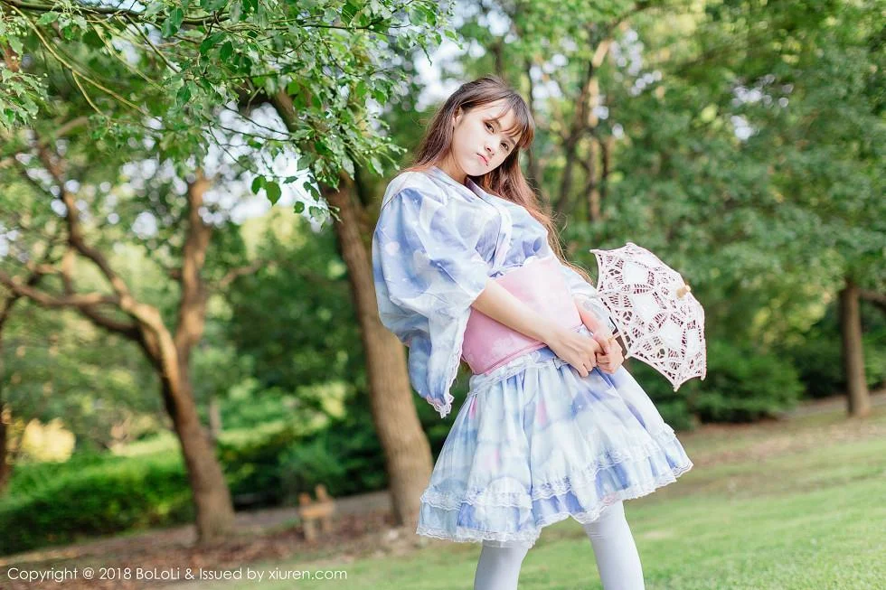 夏美酱户外日系百花裙配白丝袜清新迷人写真 第 108 张