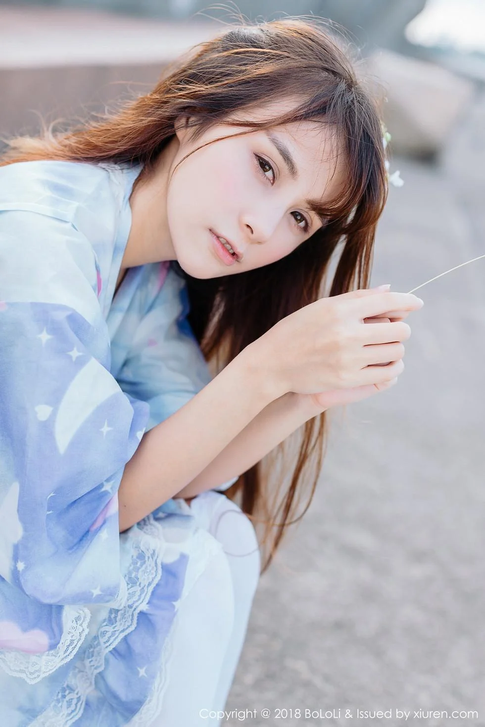 夏美酱户外日系百花裙配白丝袜清新迷人写真 第 51 张