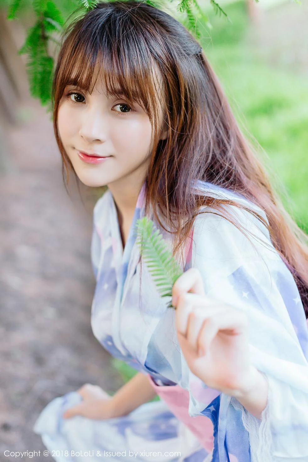 夏美酱户外日系百花裙配白丝袜清新迷人写真 第 99 张