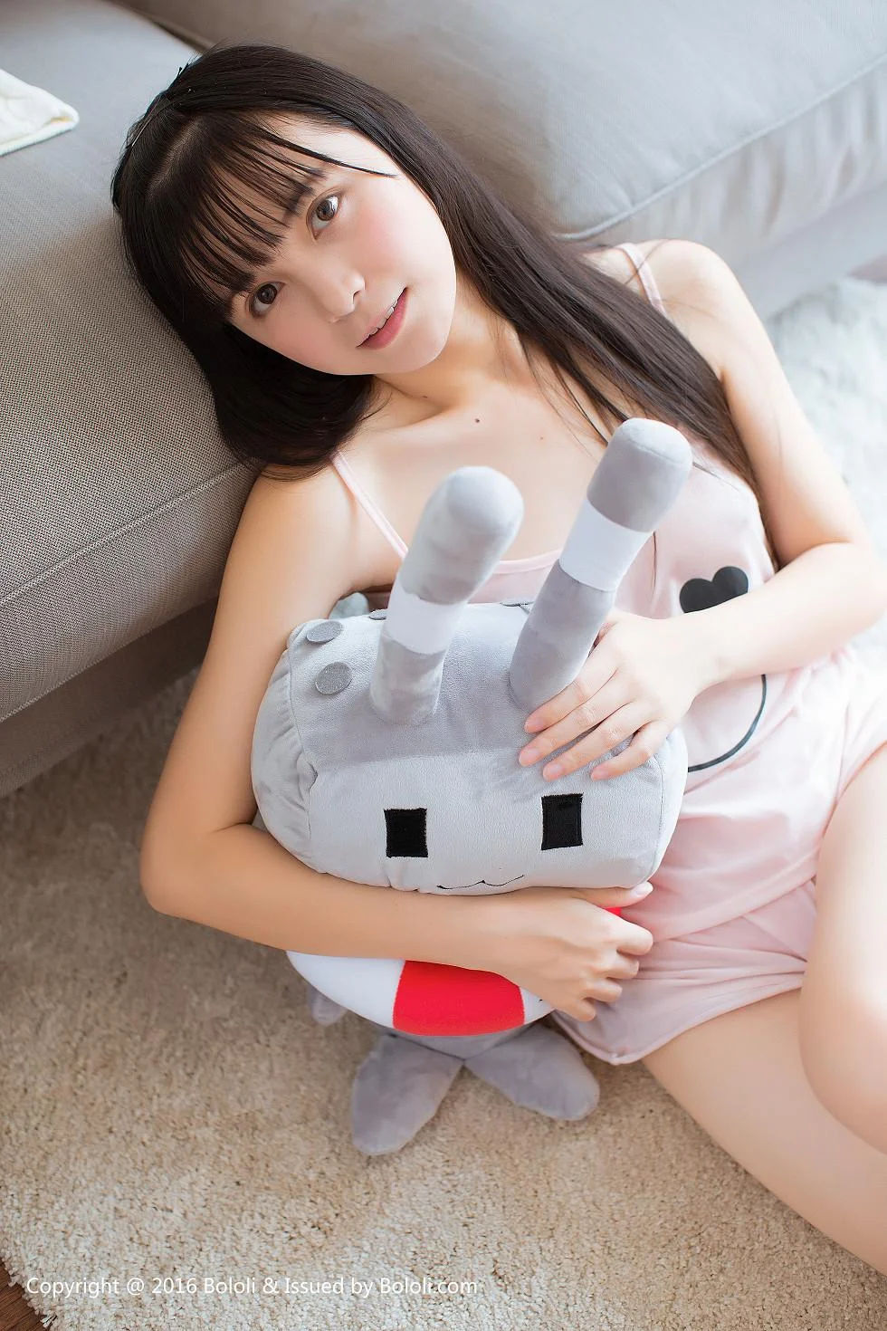 美少女鱼丸居家私房粉色卡通睡衣小女友视角迷人写真 第 13 张
