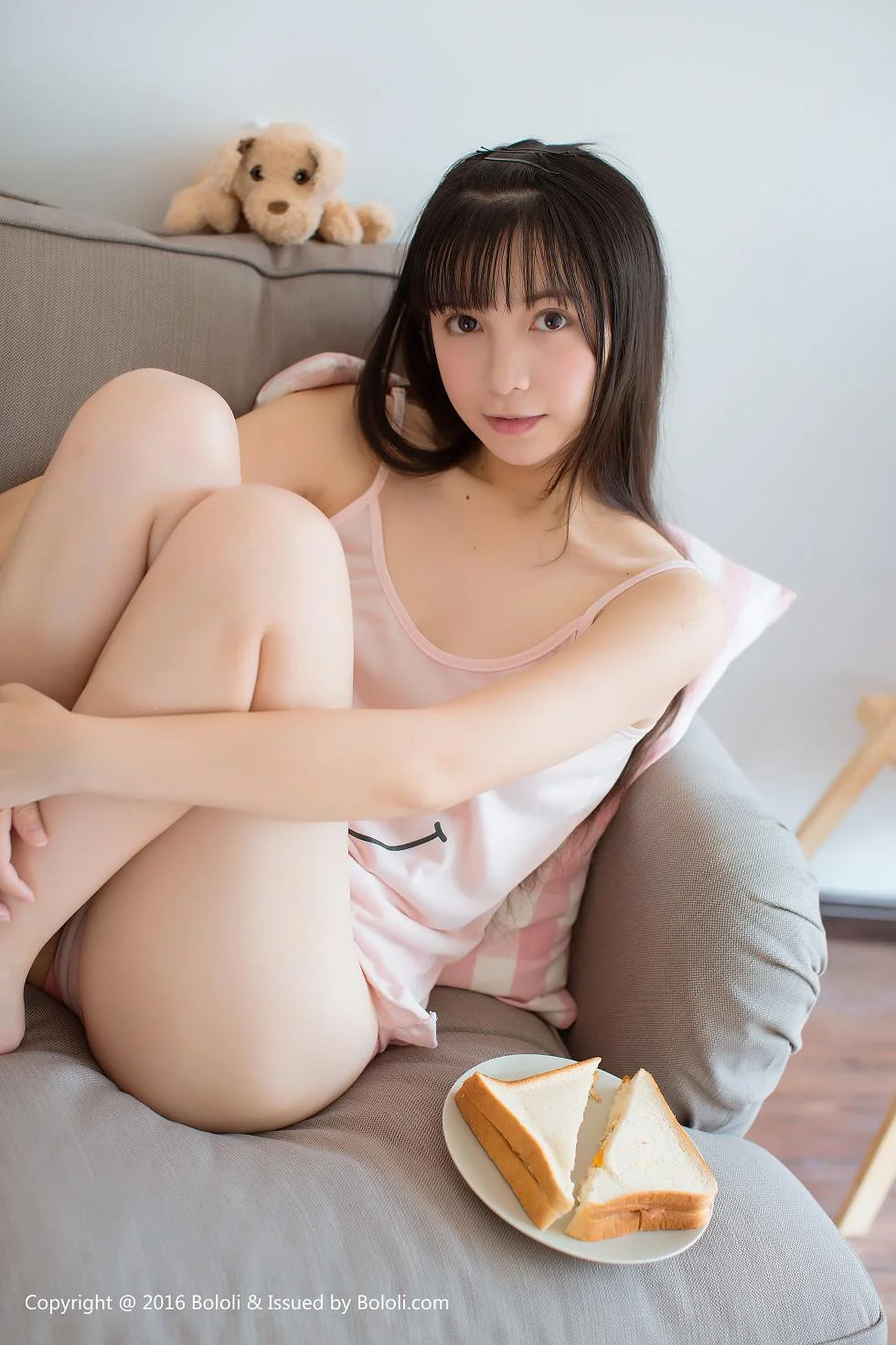 美少女鱼丸居家私房粉色卡通睡衣小女友视角迷人写真 第 21 张