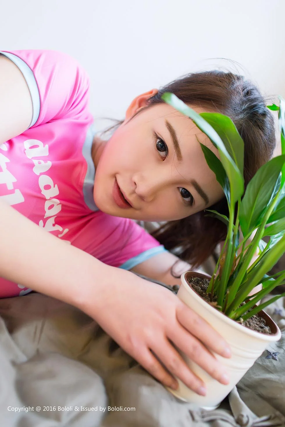 绵绵居家床上性感国旗比基尼秀豪乳翘臀绝美写真 第 78 张