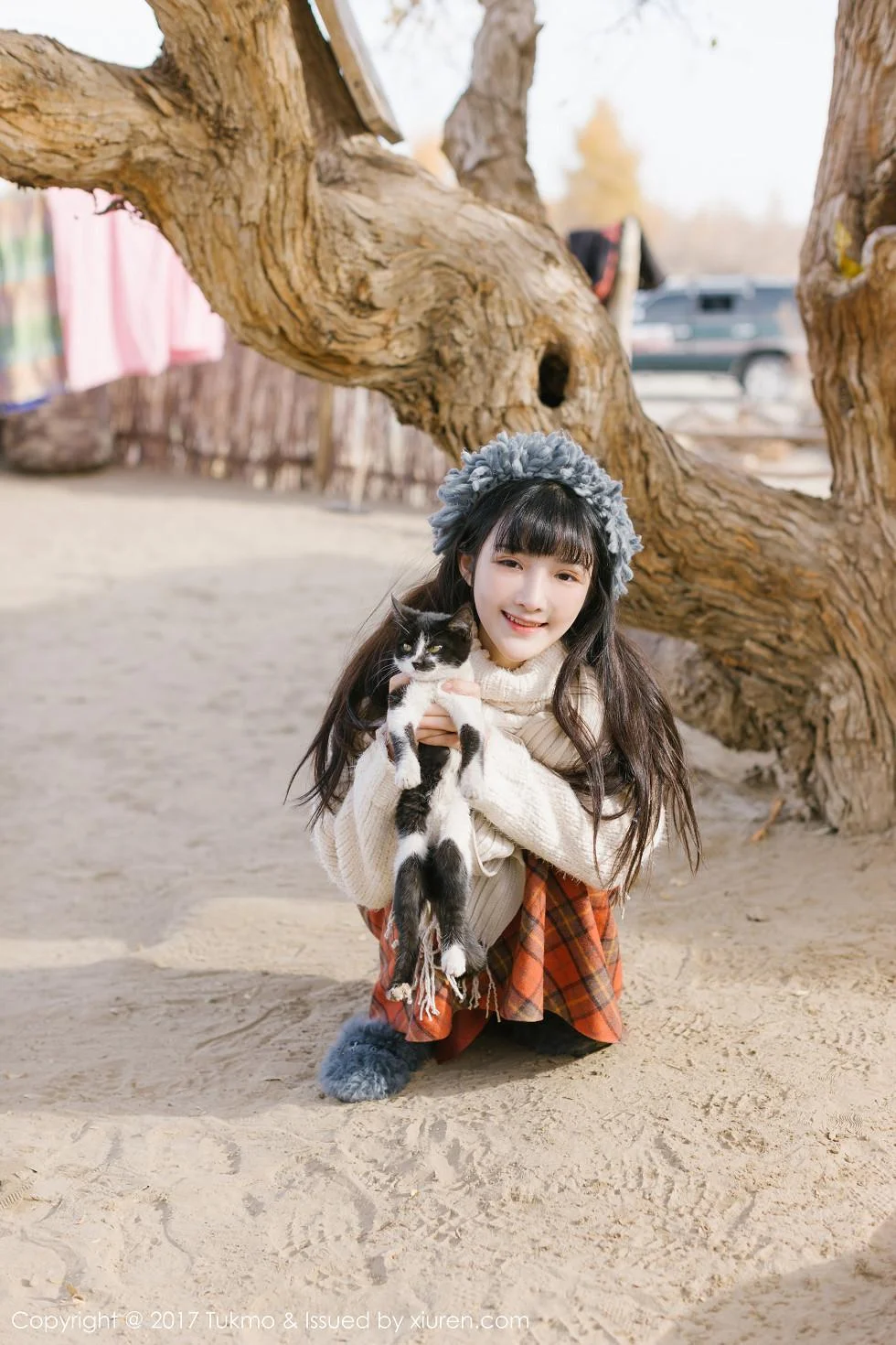 美女主播之应冬日栅栏里的阳光美少女清新迷人写真 第 20 张