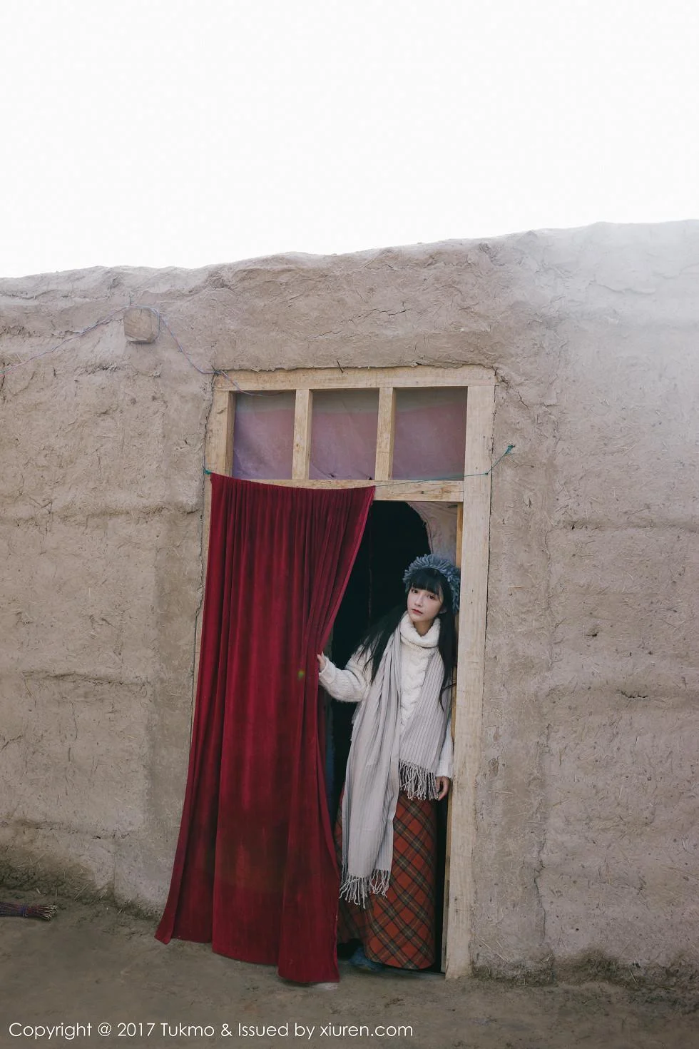 美女主播之应冬日栅栏里的阳光美少女清新迷人写真 第 25 张