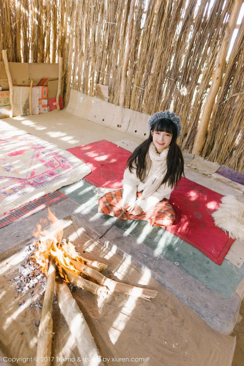美女主播之应冬日栅栏里的阳光美少女清新迷人写真 第 36 张