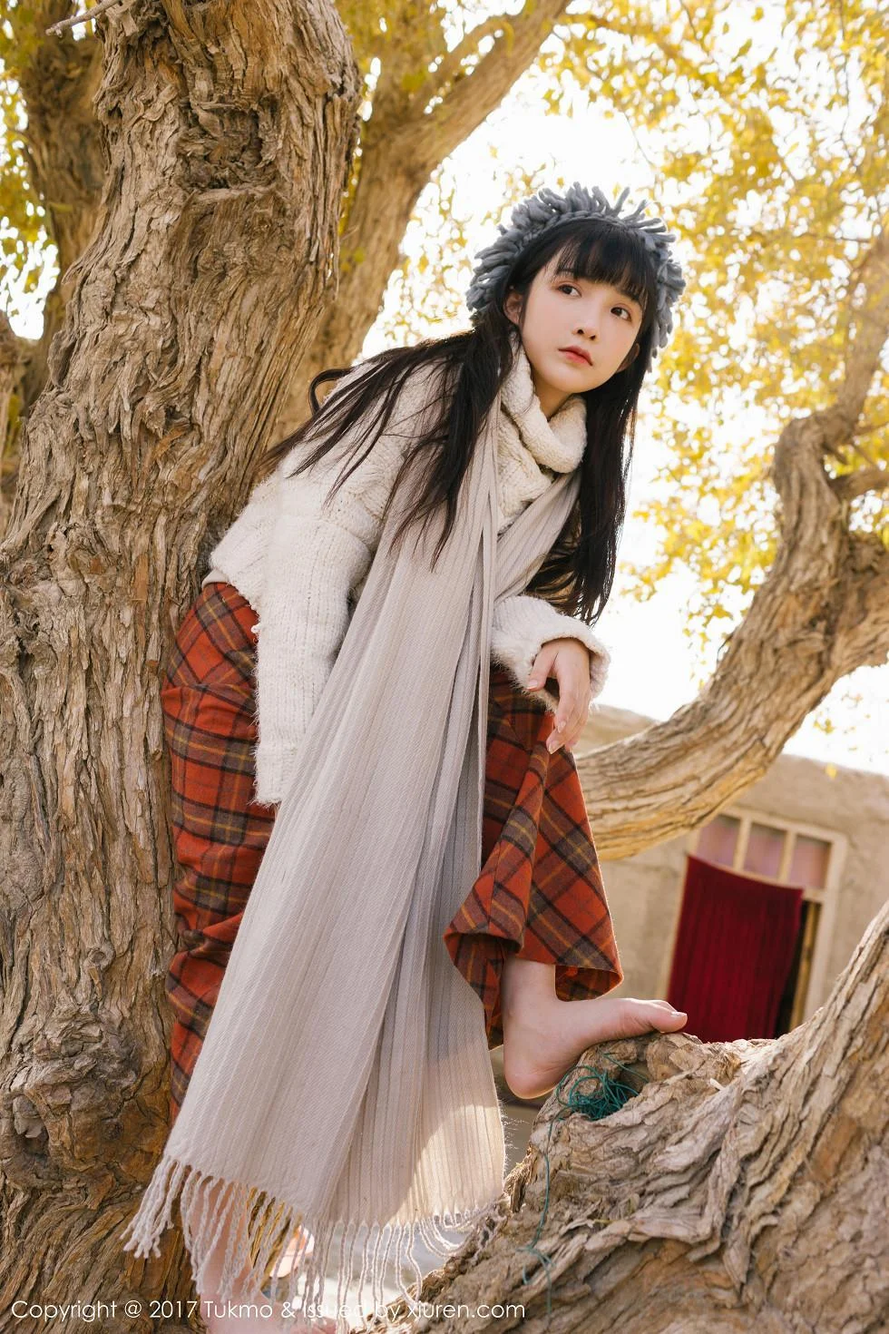 美女主播之应冬日栅栏里的阳光美少女清新迷人写真 第 41 张