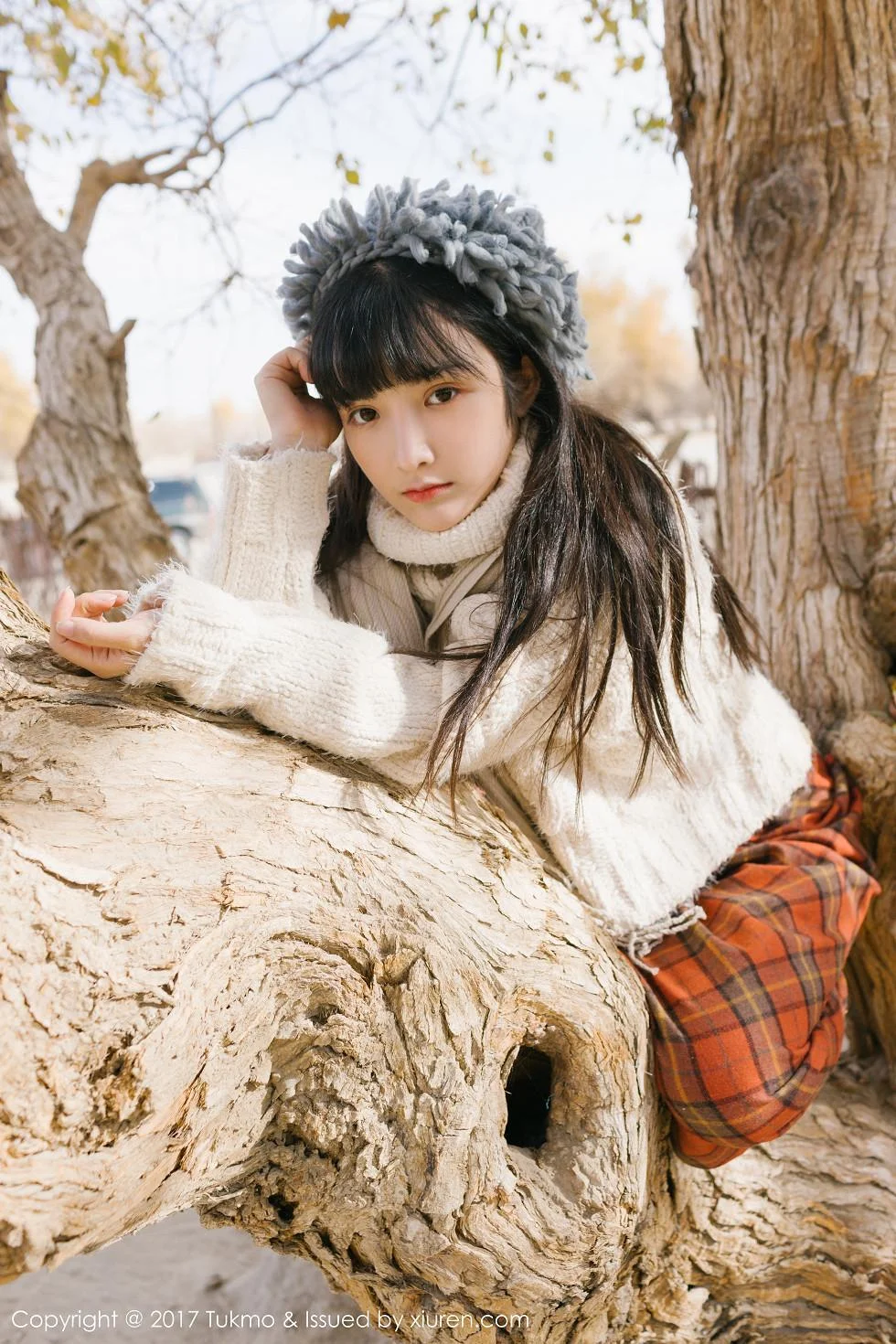 美女主播之应冬日栅栏里的阳光美少女清新迷人写真 第 45 张