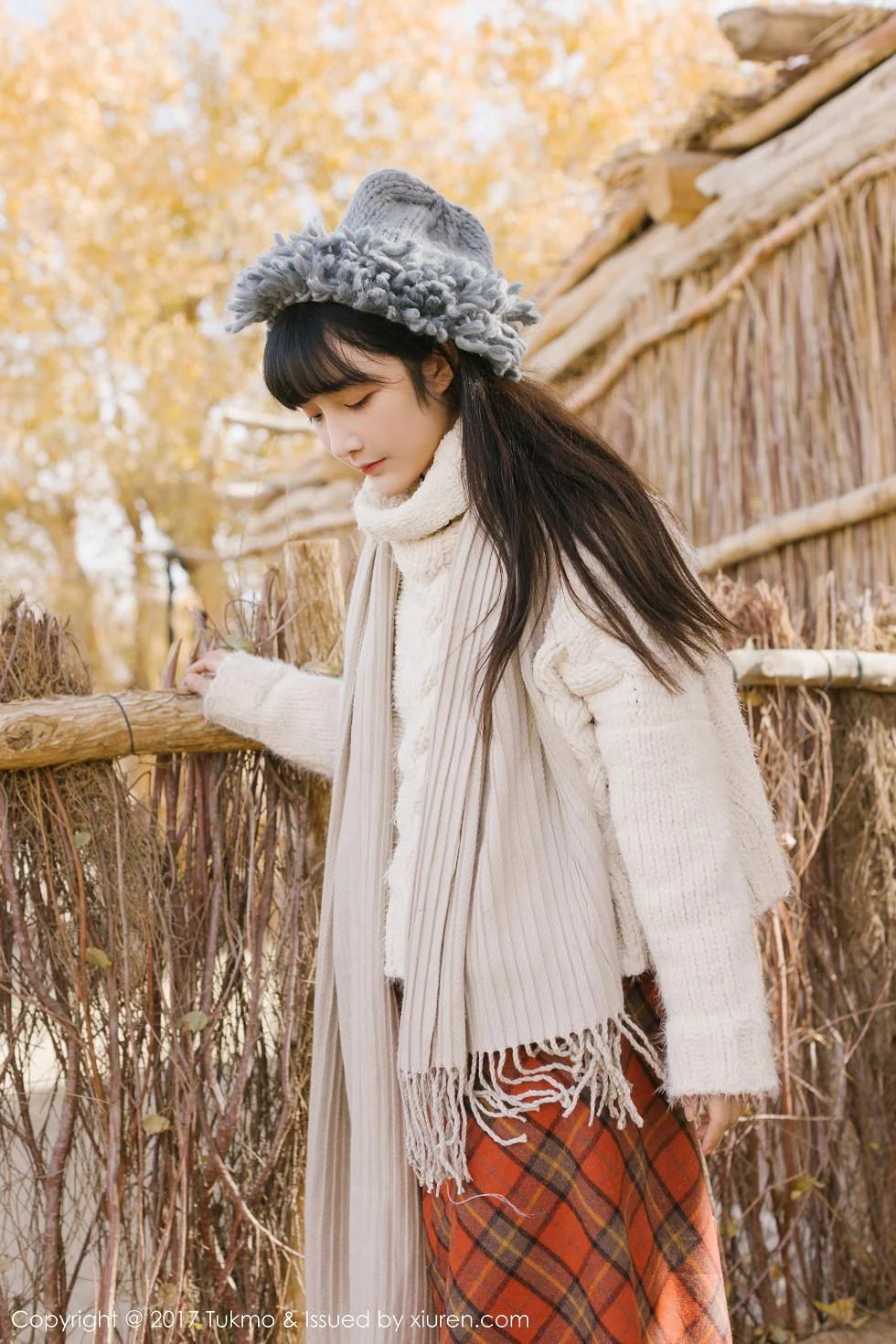 美女主播之应冬日栅栏里的阳光美少女清新迷人写真 第 77 张