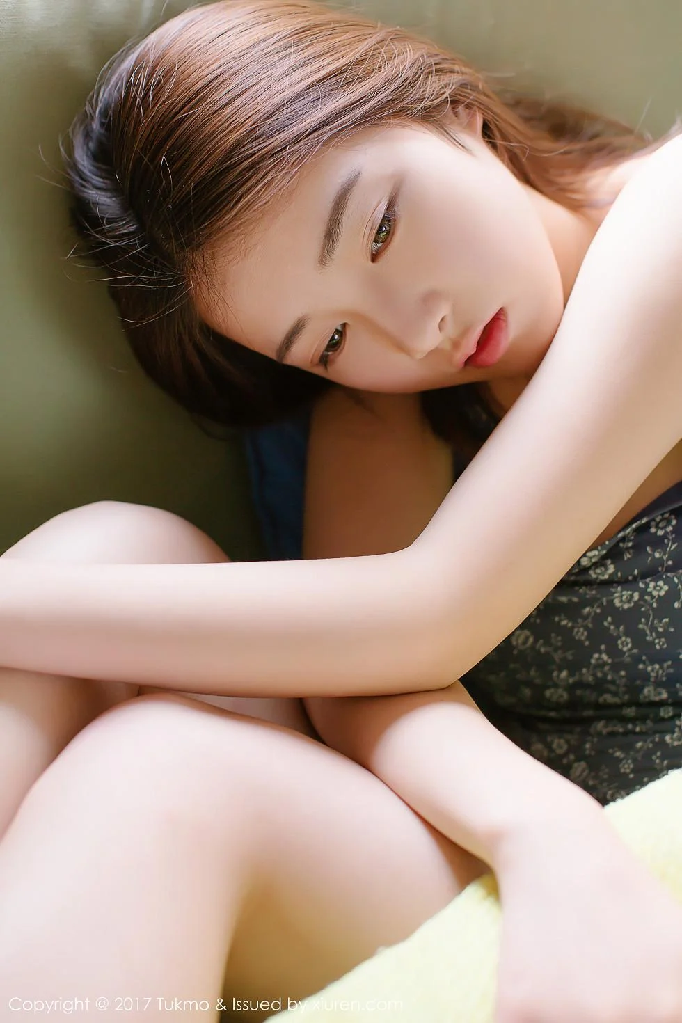 绵绵居家吊带背心牛仔短裤秀完美身材清爽迷人写真 第 22 张