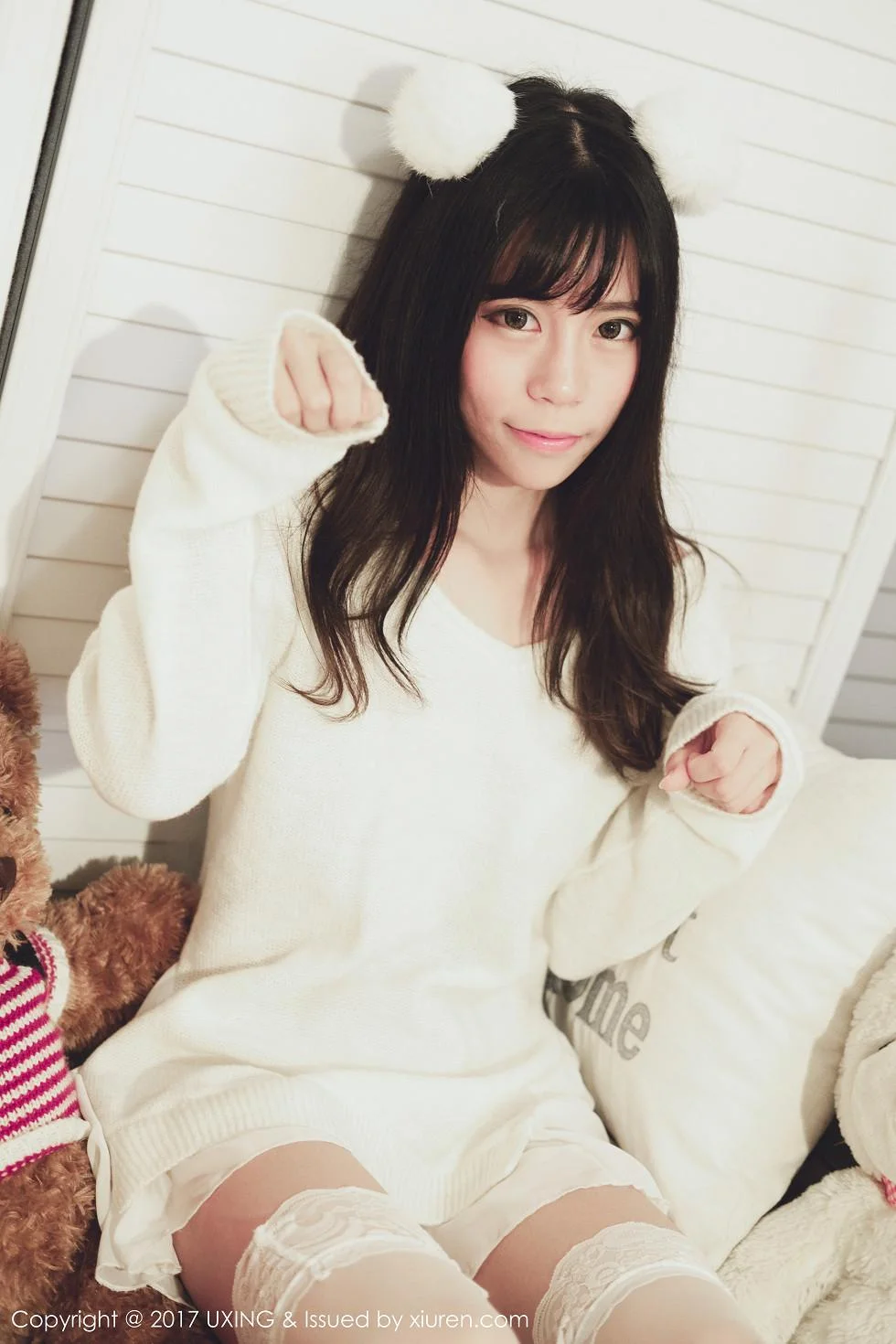 Yo酱居家学生装+白色蕾丝袜清爽美萝莉性感写真 第 16 张