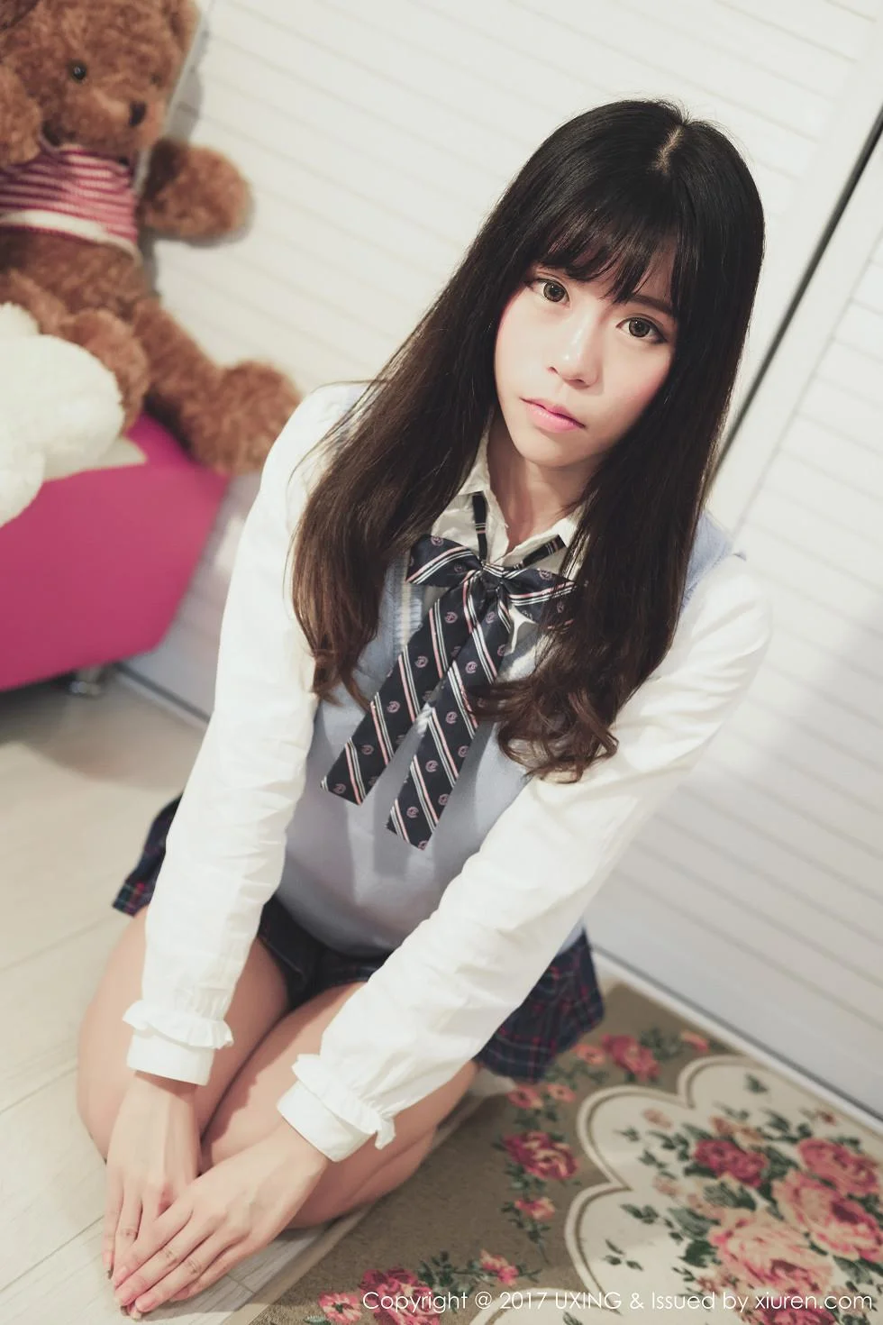 Yo酱居家学生装+白色蕾丝袜清爽美萝莉性感写真 第 8 张