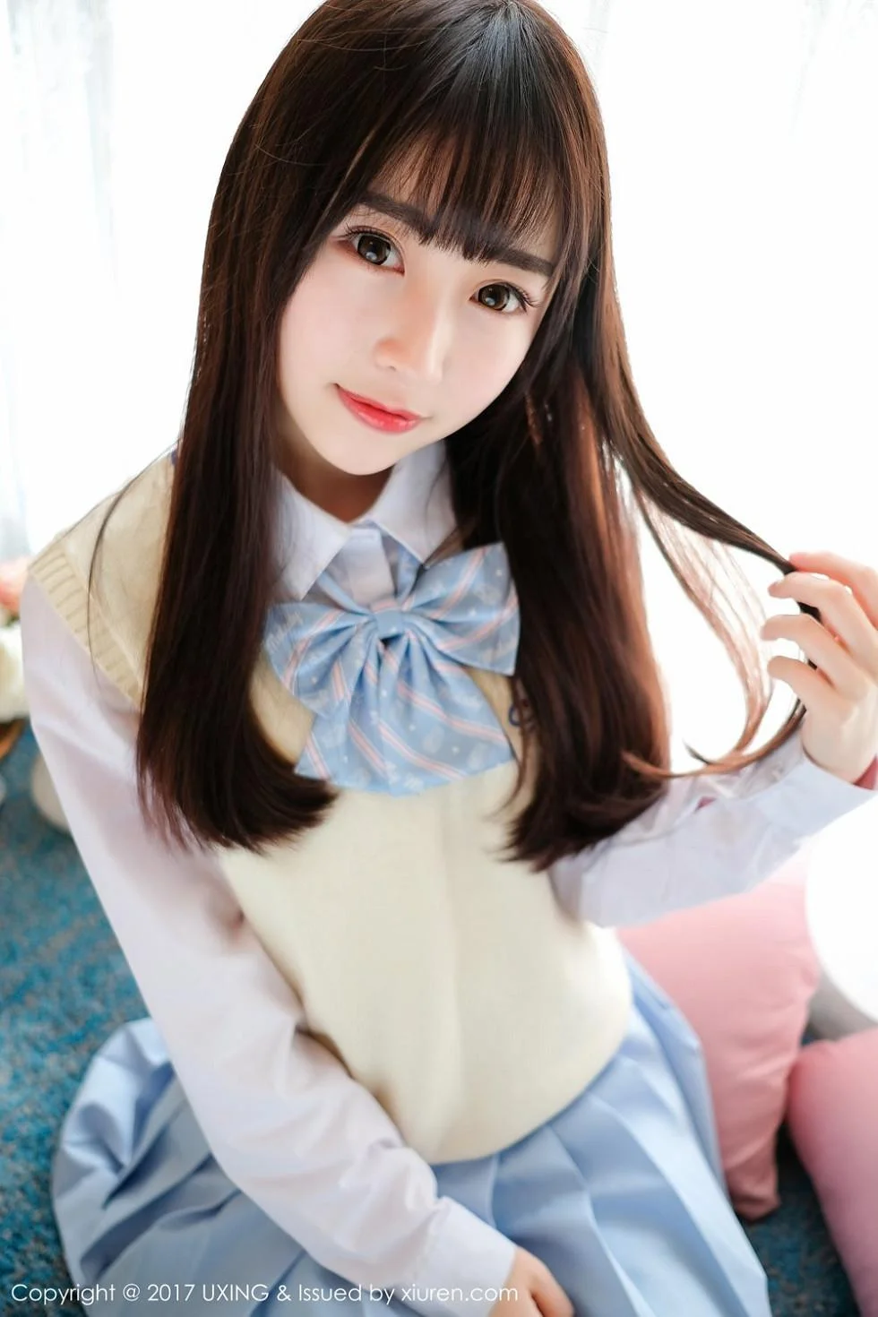 萝莉妹子丸子mayuki清纯学生装秀完美身材清爽迷人写真 第 2 张