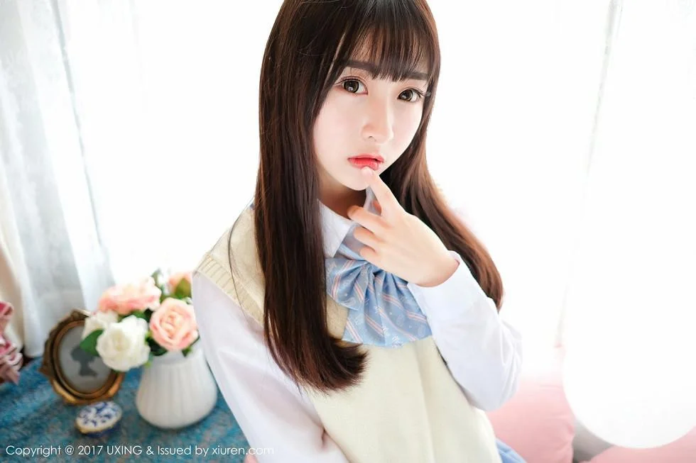 萝莉妹子丸子mayuki清纯学生装秀完美身材清爽迷人写真 第 4 张