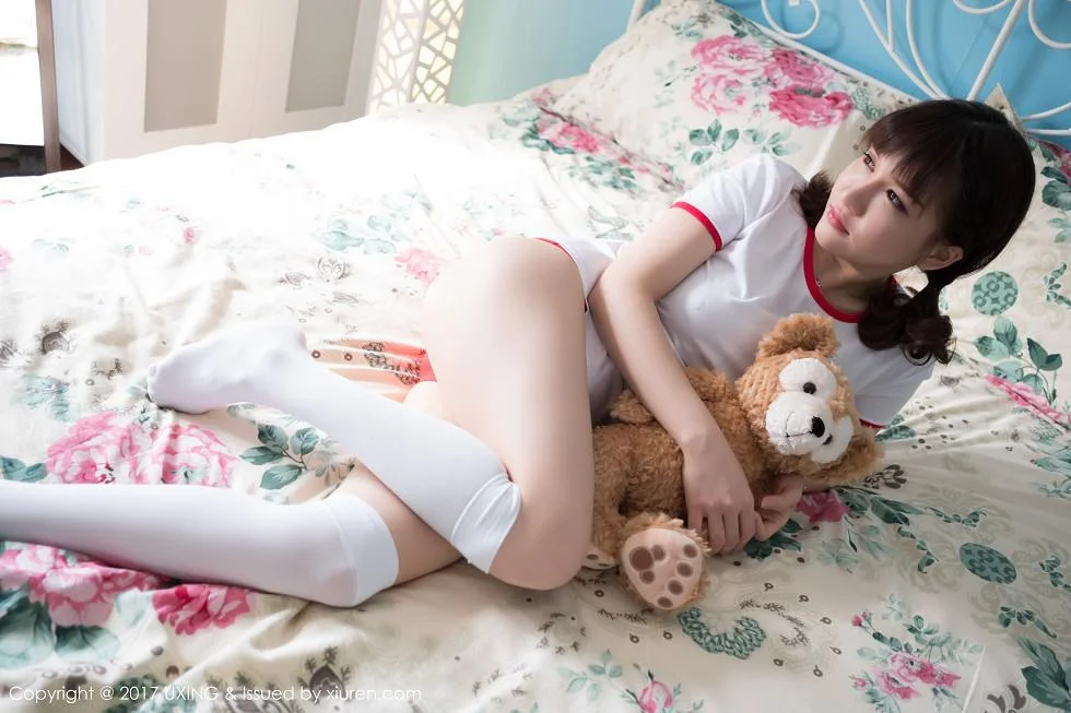 K8傲娇萌萌Vivian居家大床上体操服可爱萌动写真 第 51 张