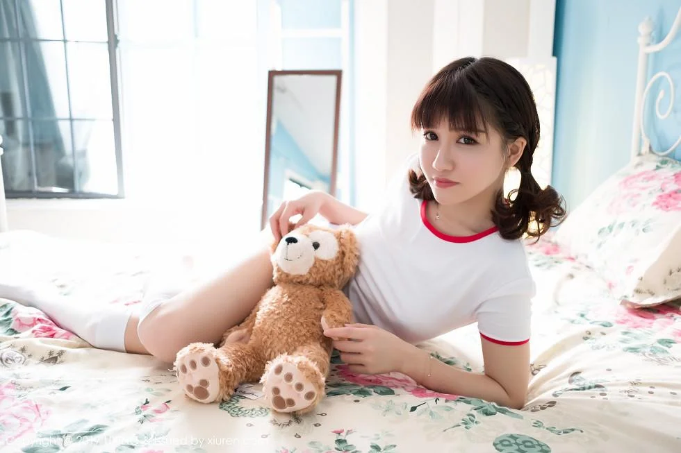 K8傲娇萌萌Vivian居家大床上体操服可爱萌动写真 第 57 张