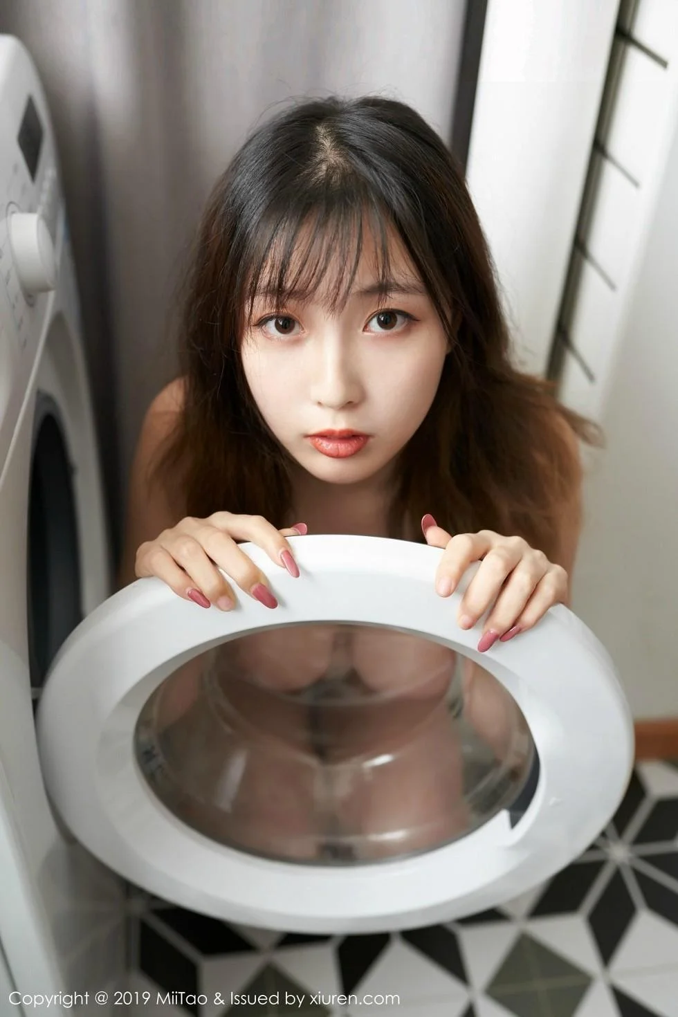 美绪黑色高叉连体内衣全脱露豪乳翘臀雪嫩绝美写真 第 78 张