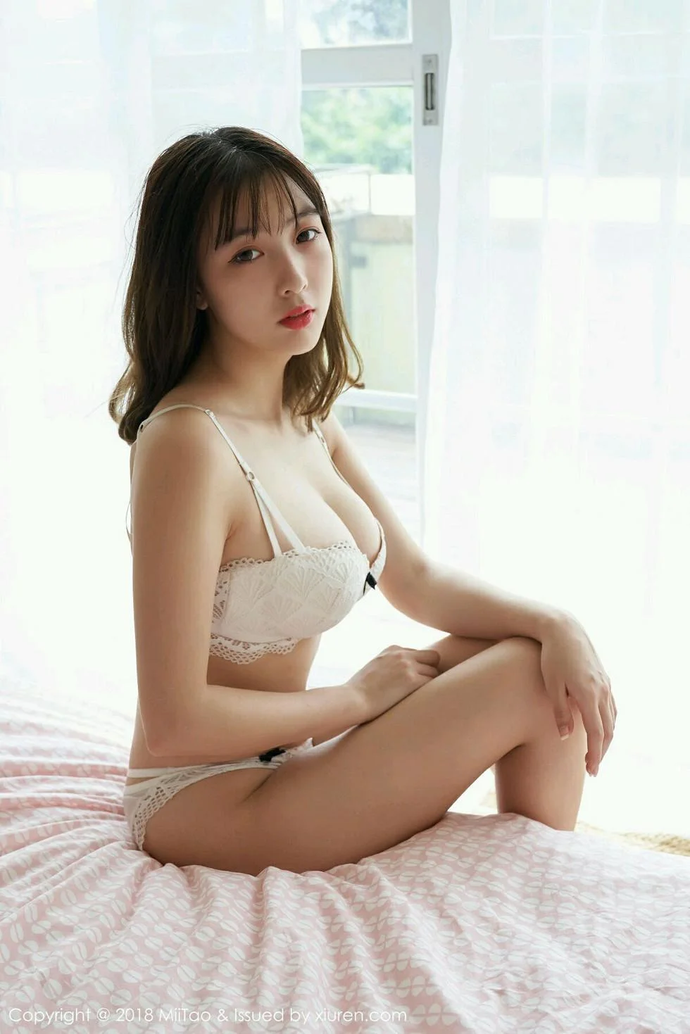 美绪居家床上脱性感内衣露傲人豪乳喷血绝美写真 第 18 张