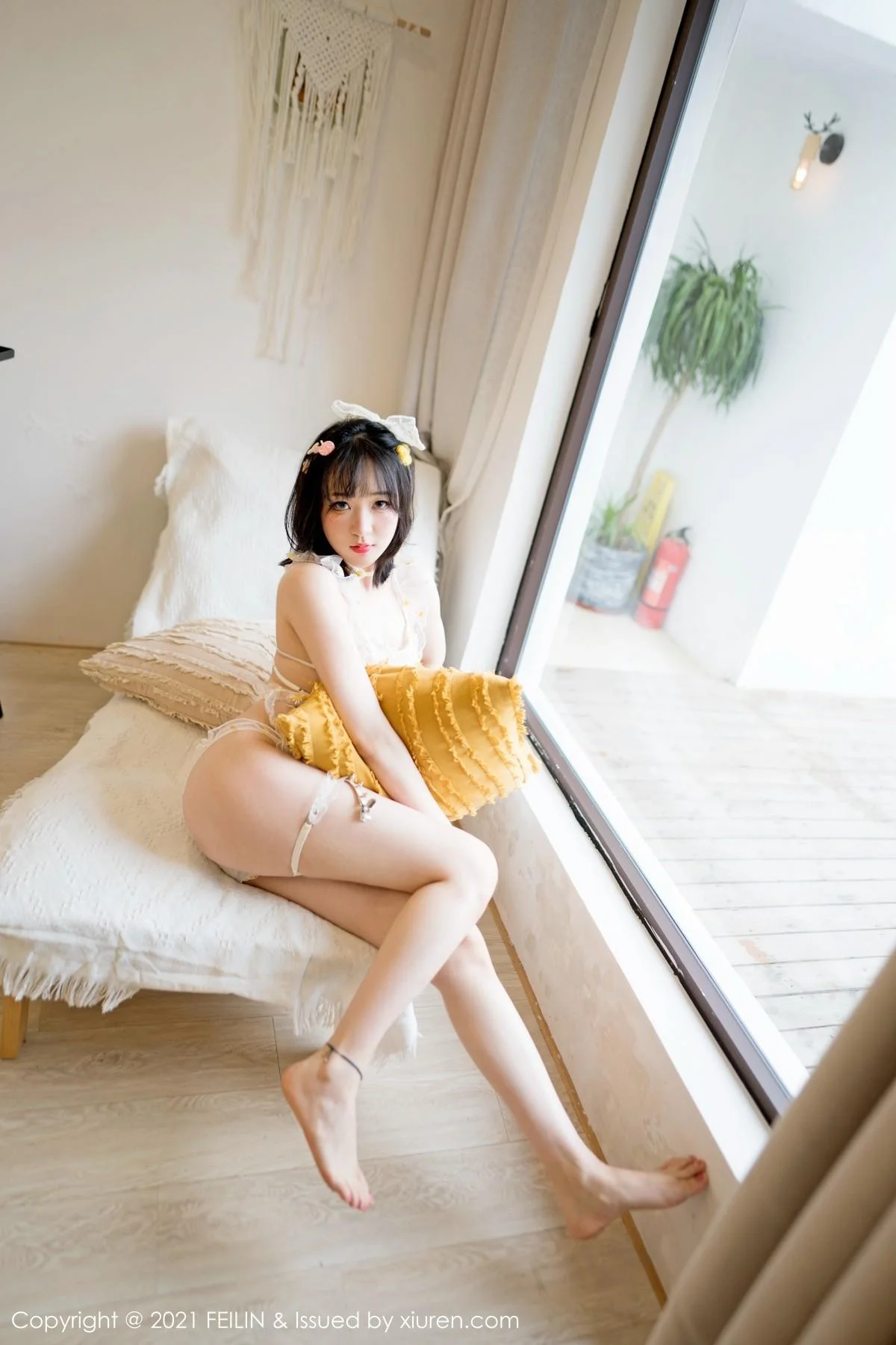 龙女宝宝私房床上轻透迷人服饰透视秀火辣身材绝美写真 第 17 张