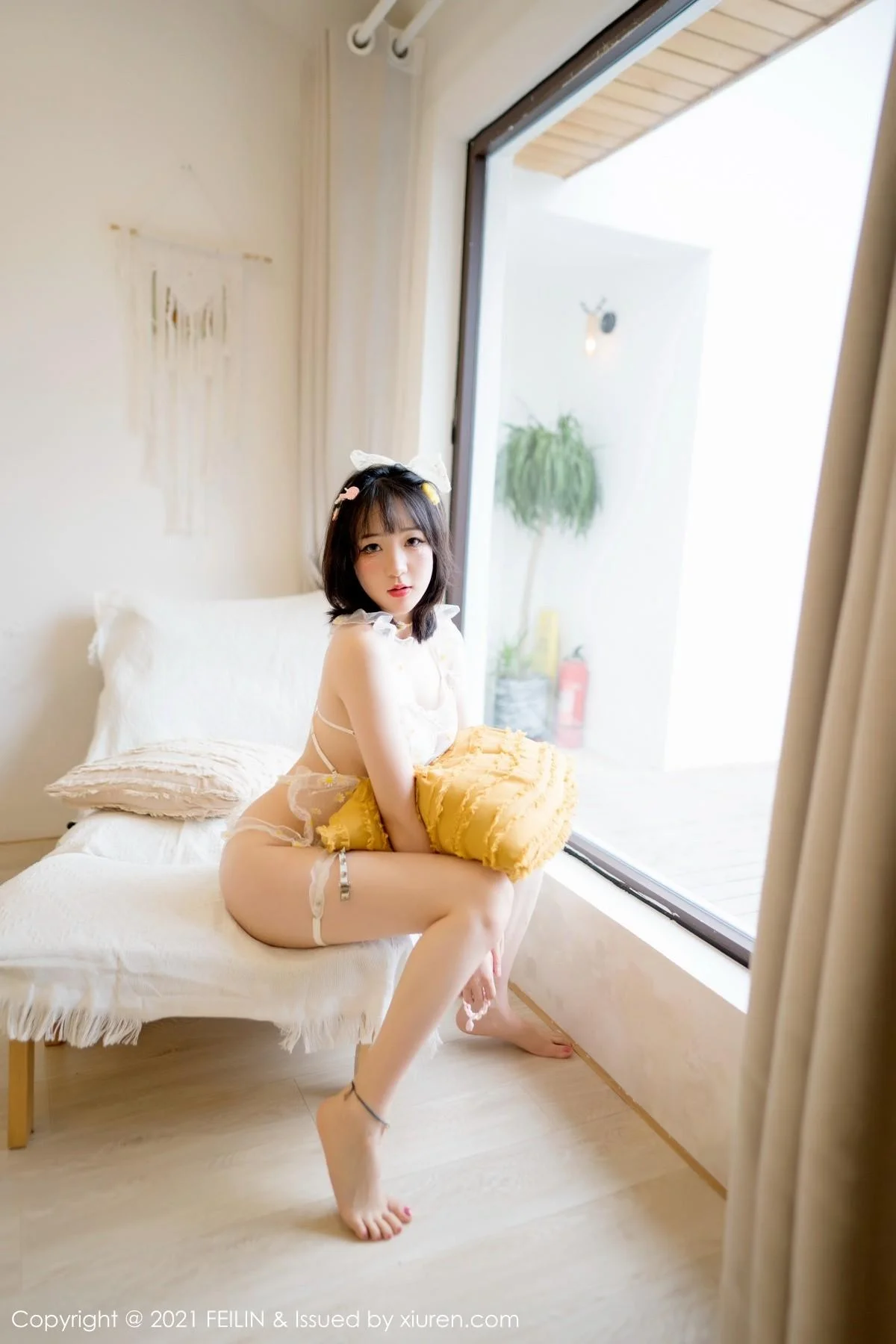 龙女宝宝私房床上轻透迷人服饰透视秀火辣身材绝美写真 第 19 张