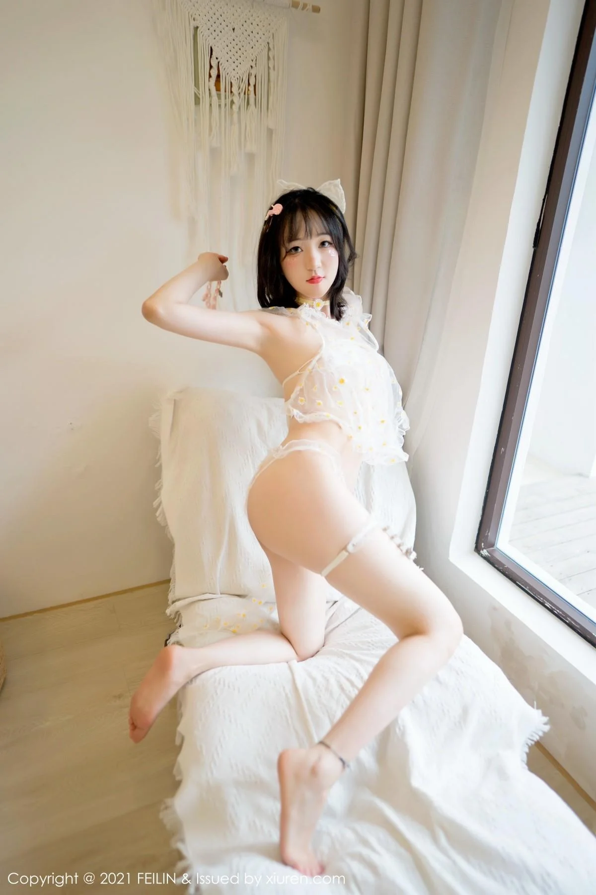 龙女宝宝私房床上轻透迷人服饰透视秀火辣身材绝美写真 第 68 张