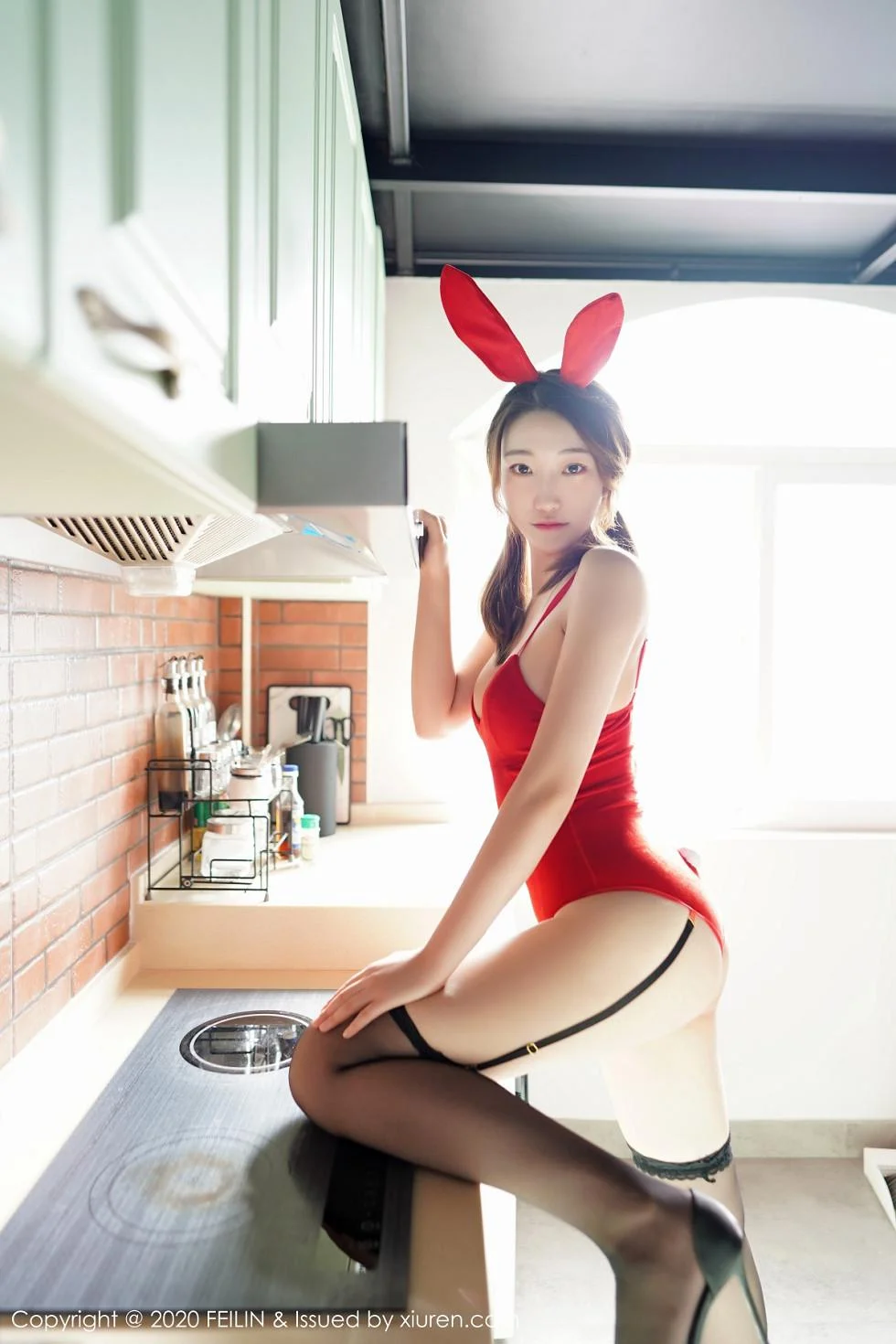 A.小熊猫私房红色兔女郎配吊带黑丝秀完美身材绝美写真 第 42 张