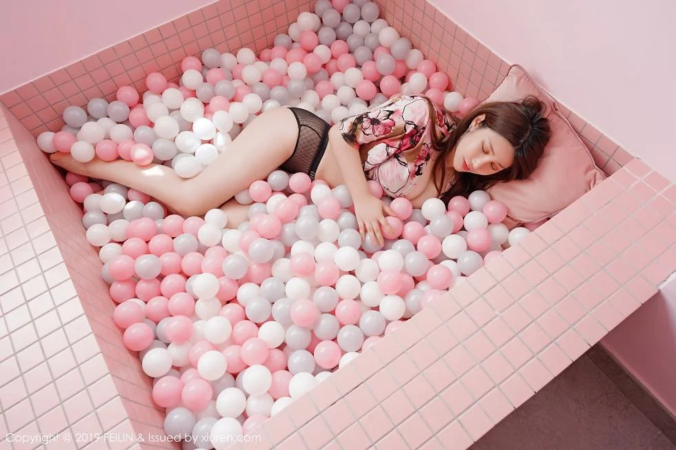 李清婳私房缕空开档连体黑丝秀完美身材撩人绝美写真 第 50 张