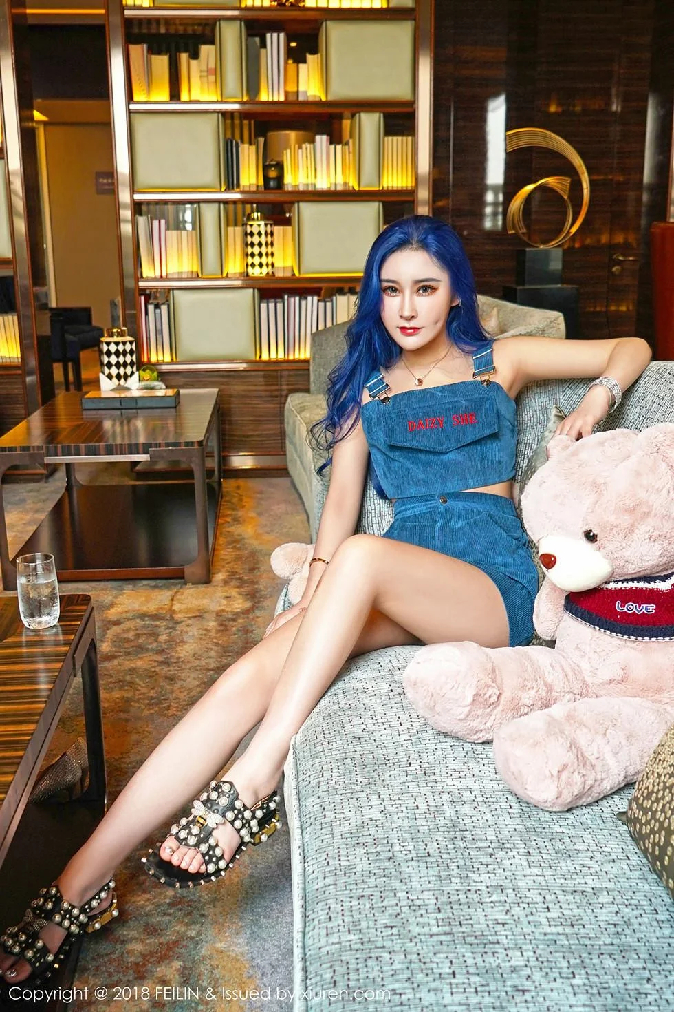 喵莫儿私房全裸火辣胴体配黑色蕾丝丁字裤喷血绝美写真 第 14 张