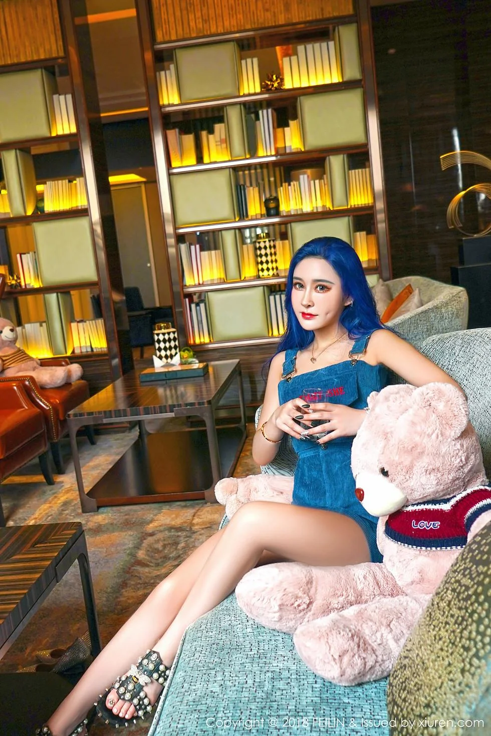 喵莫儿私房全裸火辣胴体配黑色蕾丝丁字裤喷血绝美写真 第 22 张