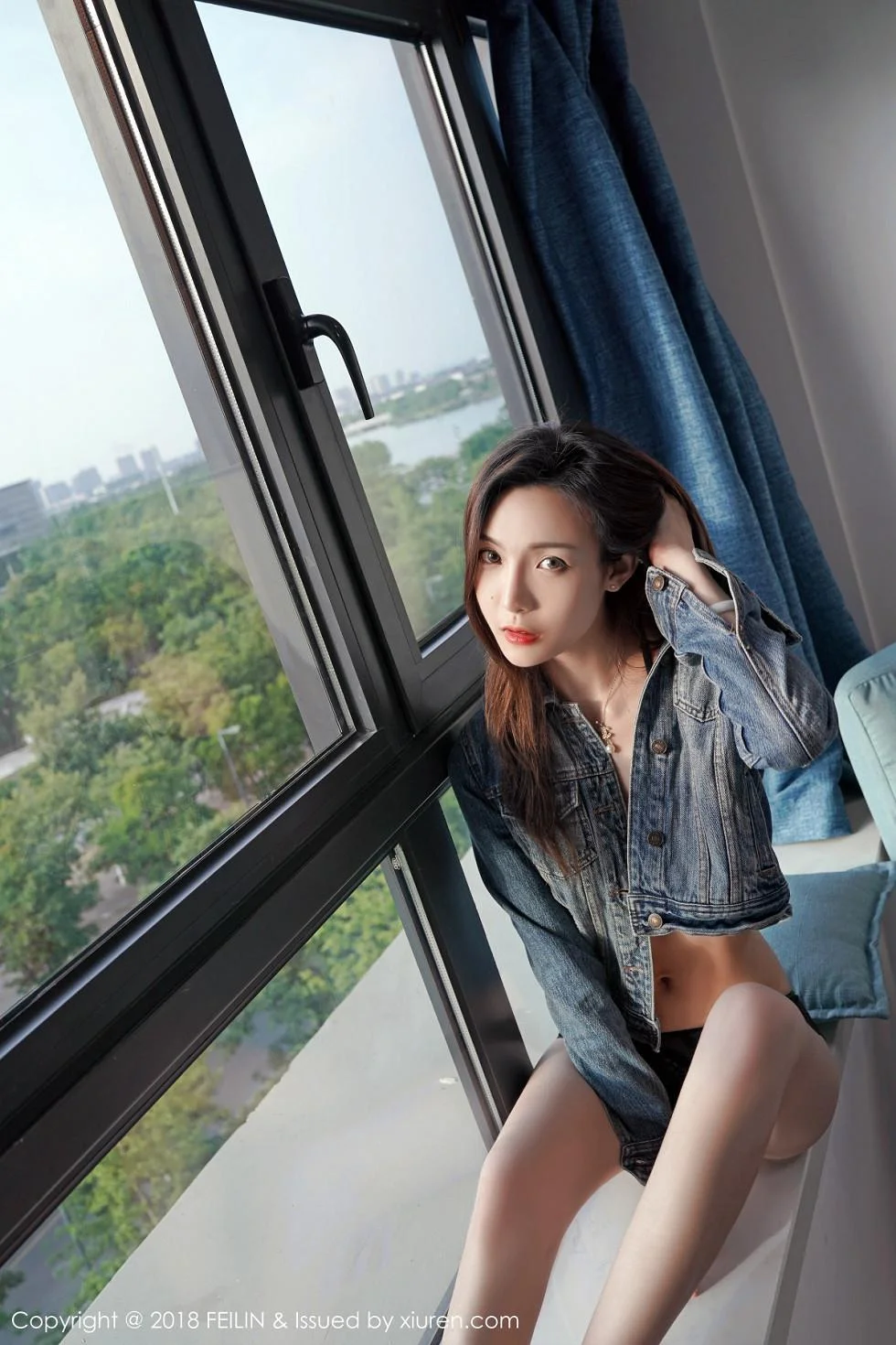 美女主播Hana妹半脱牛仔衣性感黑色蕾丝内衣绝美写真 第 2 张