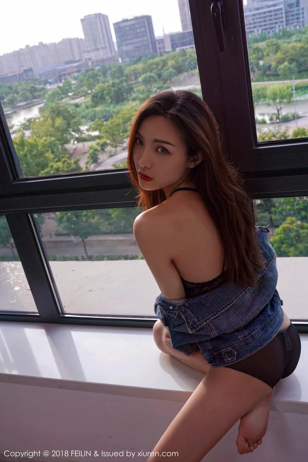 美女主播Hana妹半脱牛仔衣性感黑色蕾丝内衣绝美写真 第 54 张