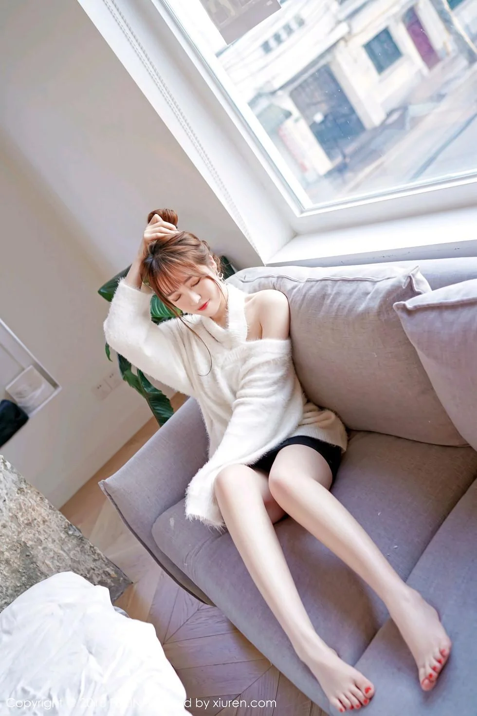 清纯妹子yumi黄奕清居家床上大尺度全裸奶油遮点喷血绝美写真 第 11 张