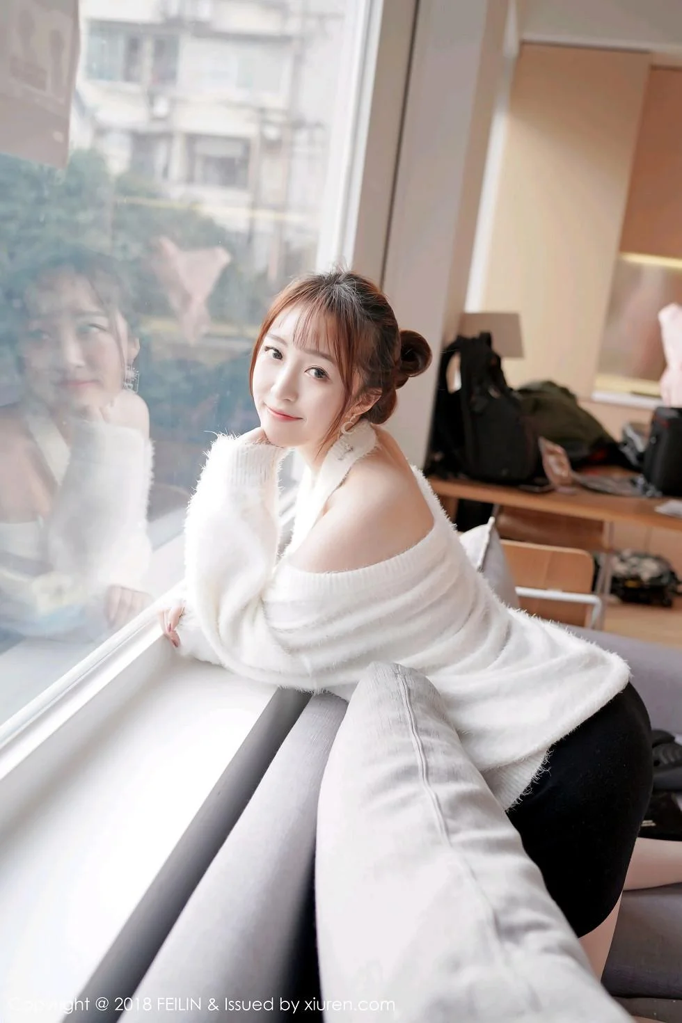 清纯妹子yumi黄奕清居家床上大尺度全裸奶油遮点喷血绝美写真 第 18 张
