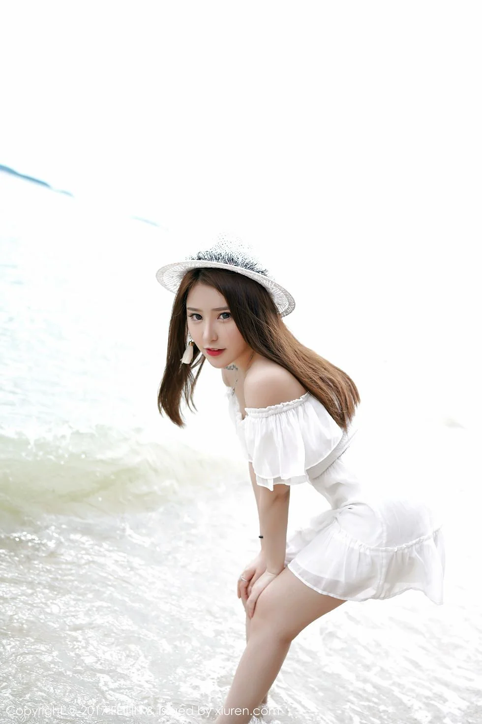 芷儿Momoko海边清纯白色薄纱裙+全裸泡泡浴绝美写真 第 52 张