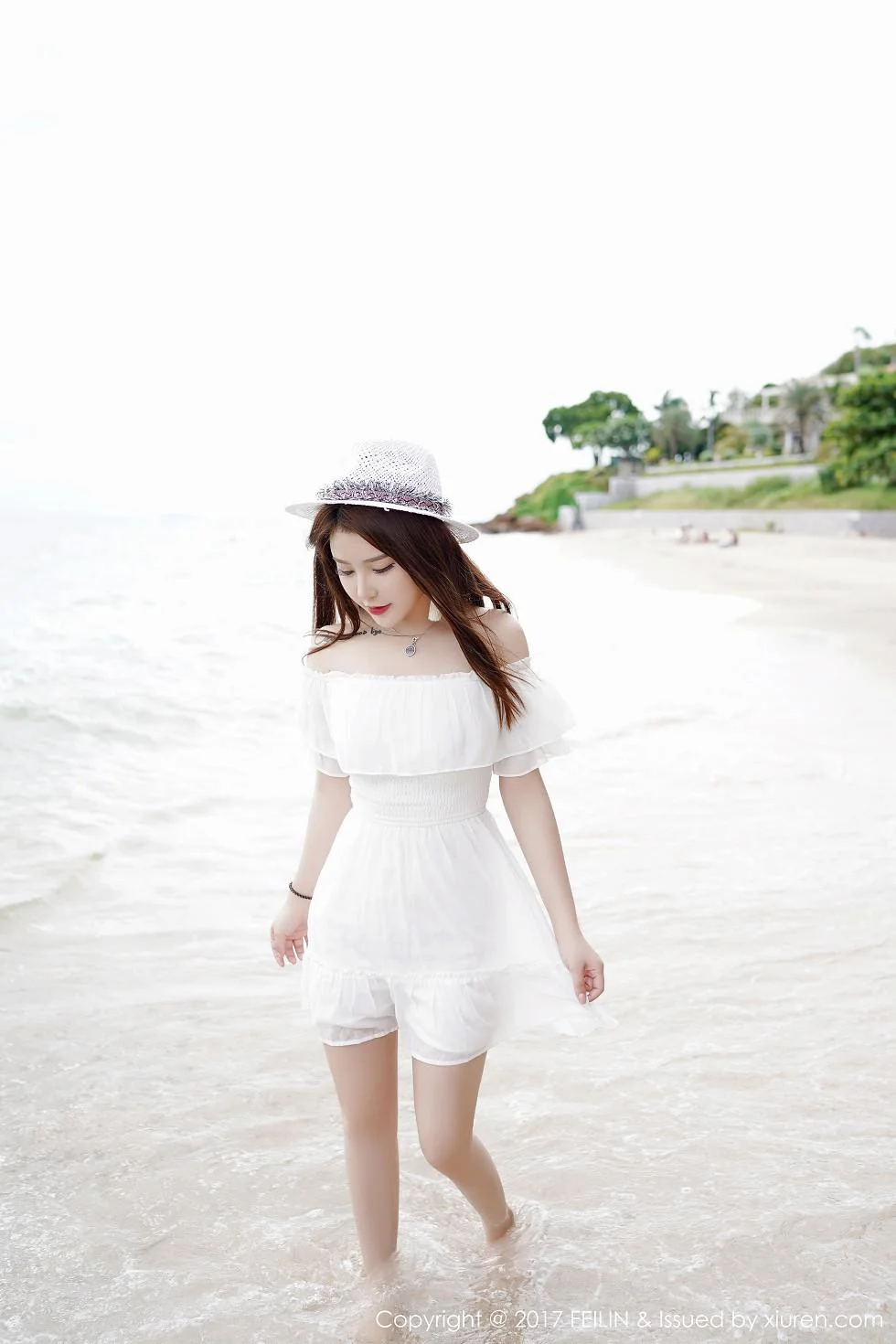 芷儿Momoko海边清纯白色薄纱裙+全裸泡泡浴绝美写真 第 56 张